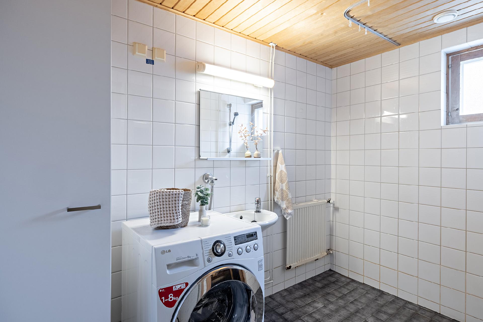 Radiomastontie 8, Svaaninsuo, Oulu