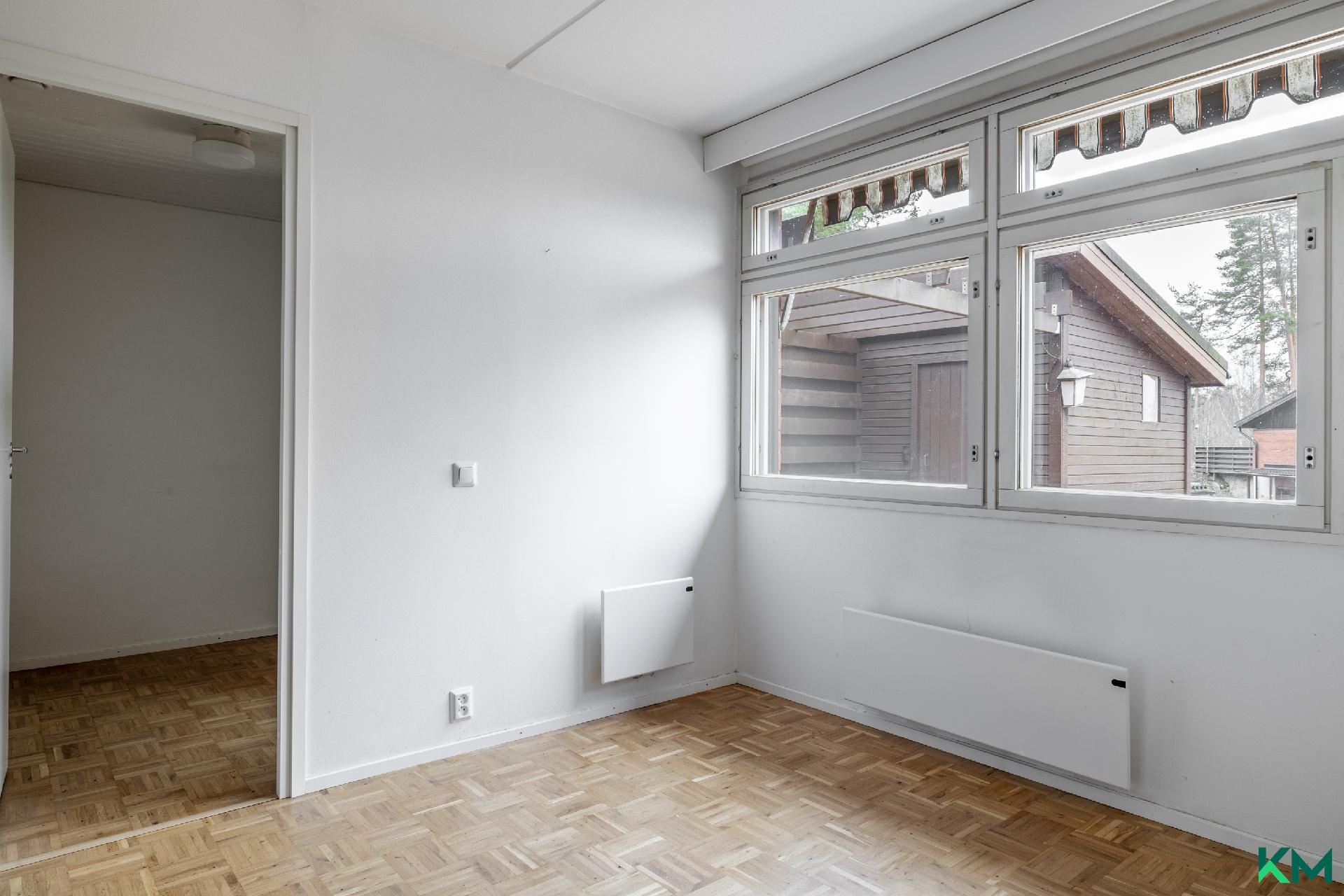 ruokailutilasta kulku saunaosastolle