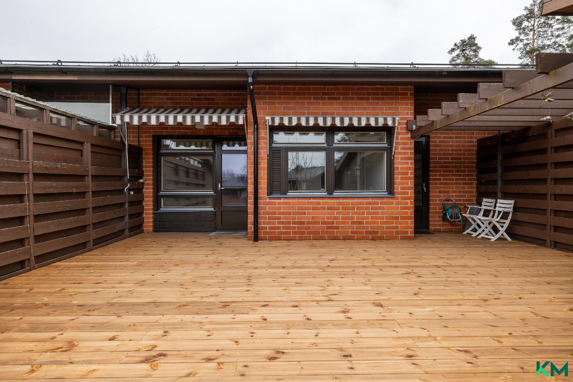 Valkonauhantie 4, Kauniainen