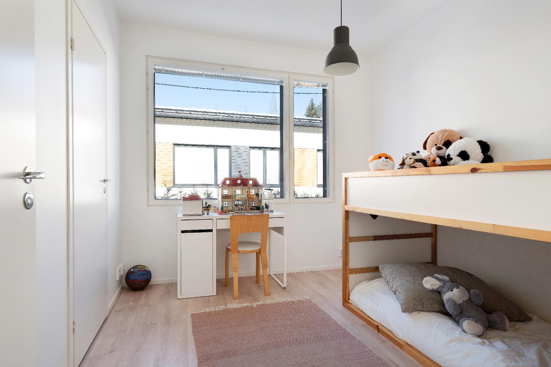 Makuuhuone 3 vaatehuoneella