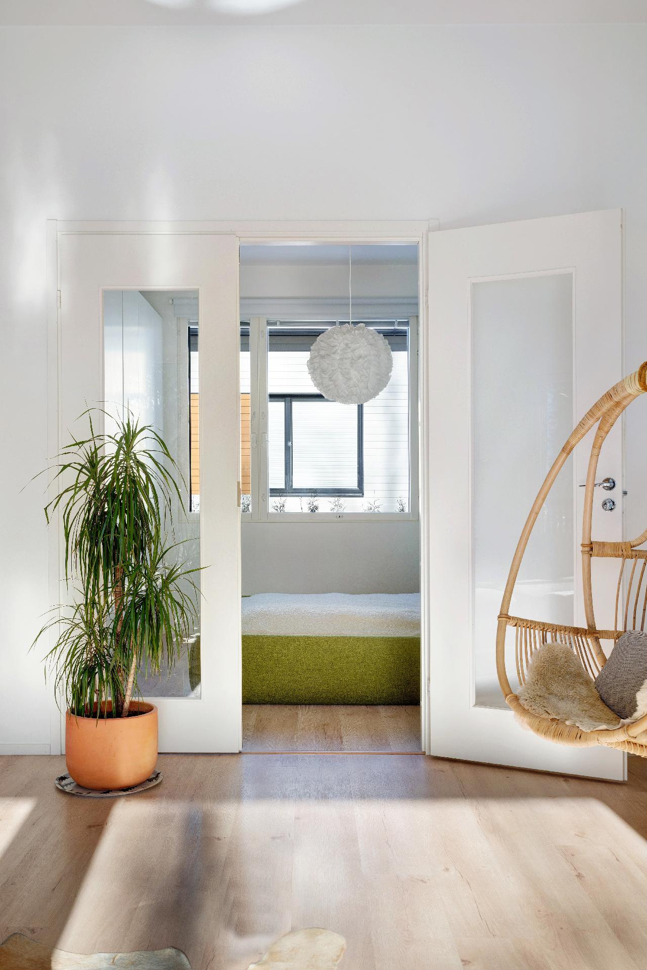 Lasiovet olohuoneesta