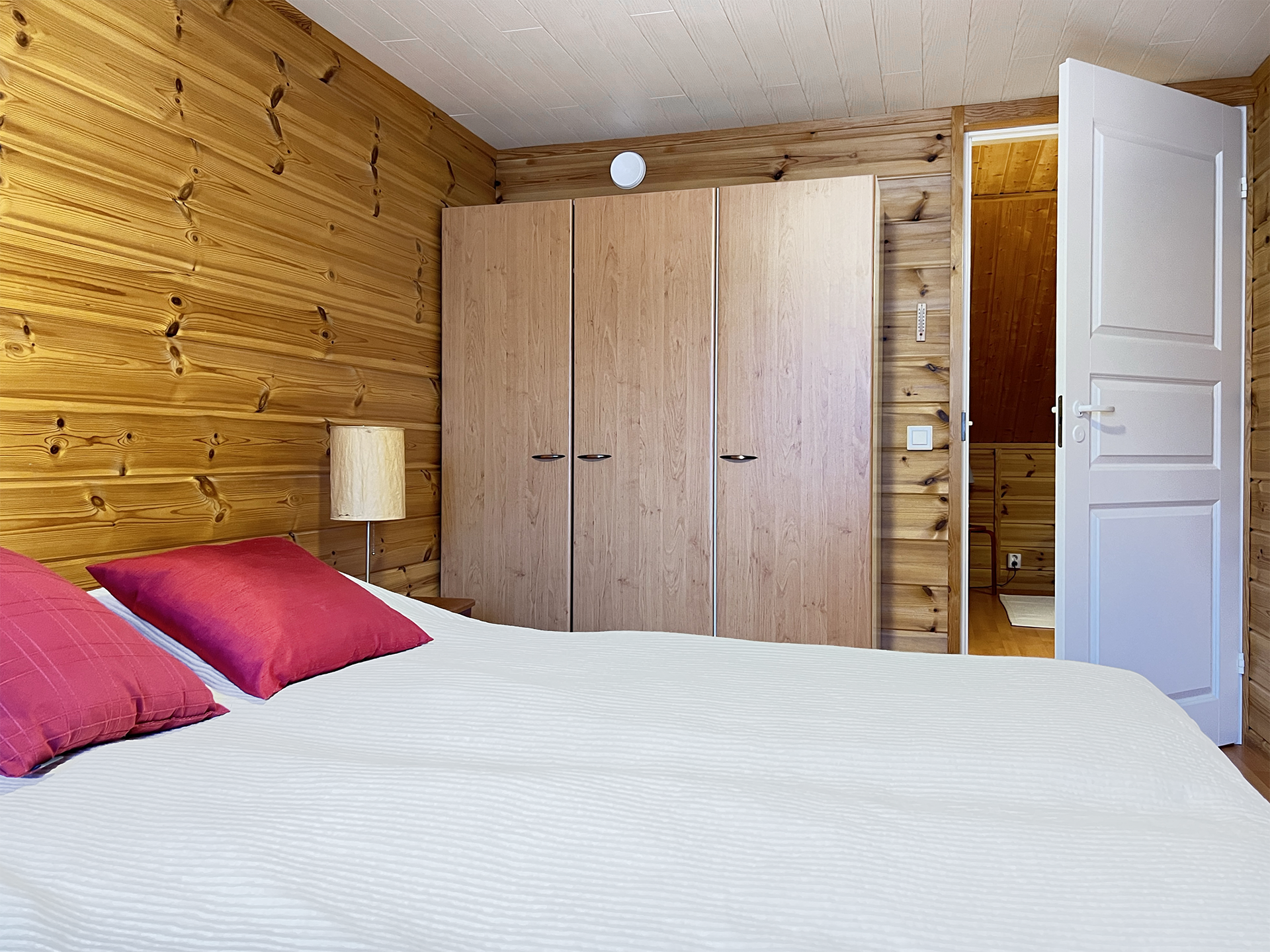 Yläkerran makuuhuone