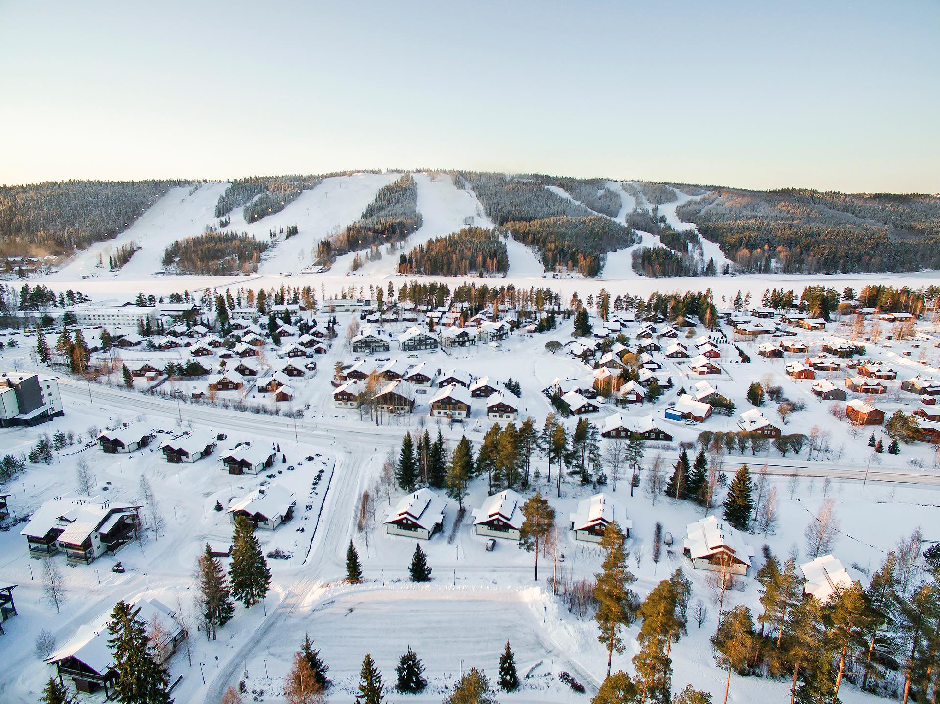 Laskettelurinteet lyhyen matkan päässä