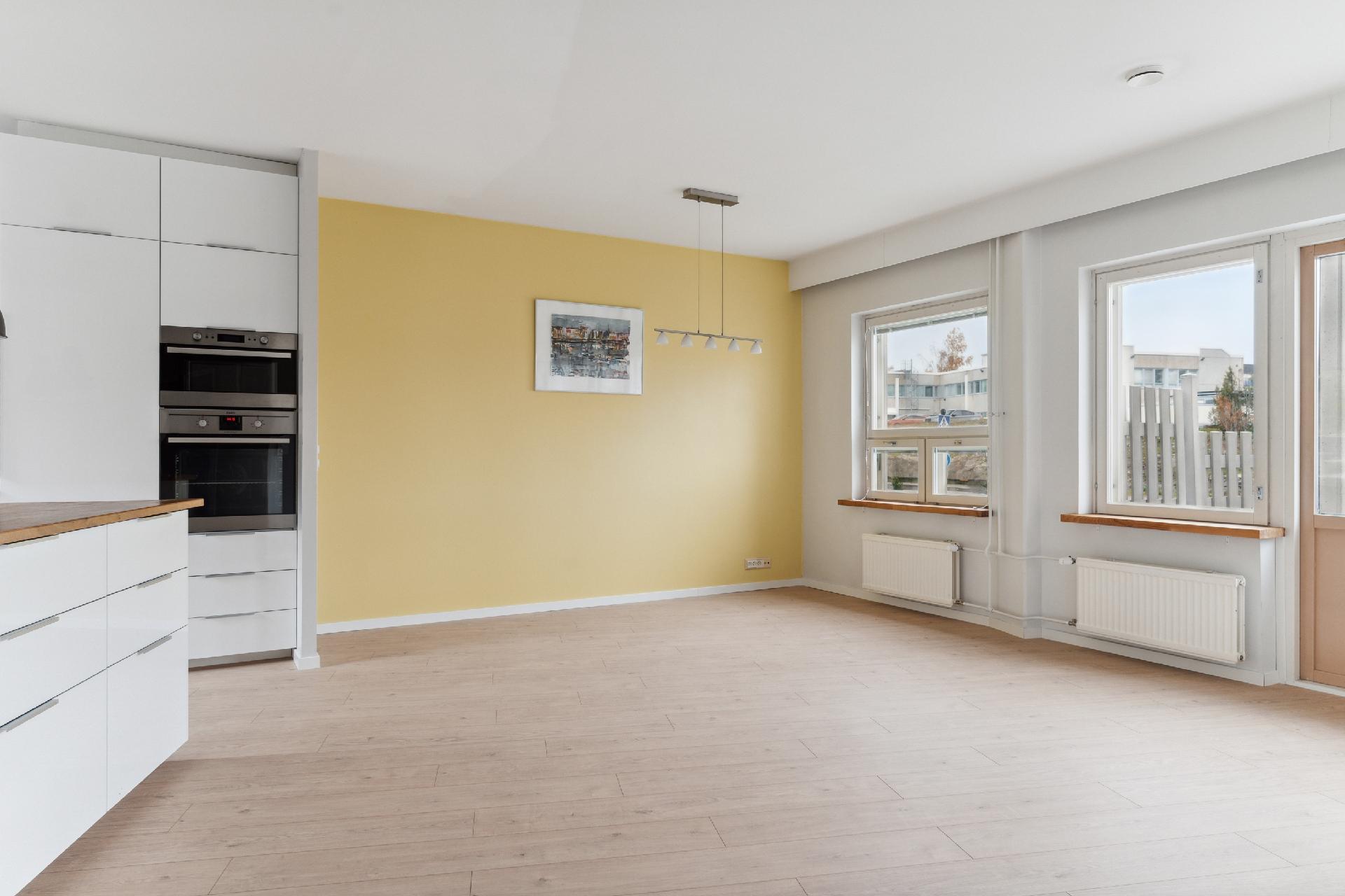 Etuniementie 2, Matinkylä, Espoo