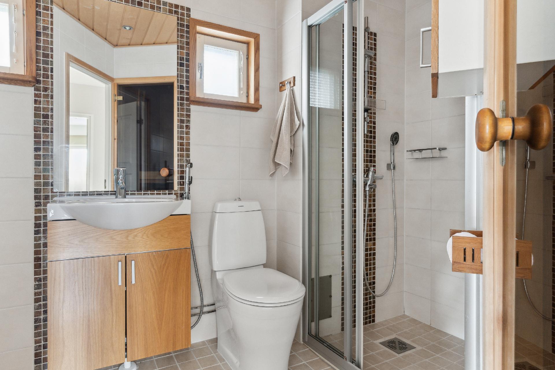 Etuniementie 2, Matinkylä, Espoo