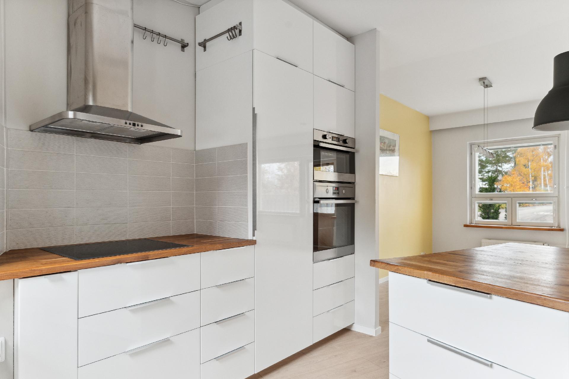 Etuniementie 2, Matinkylä, Espoo