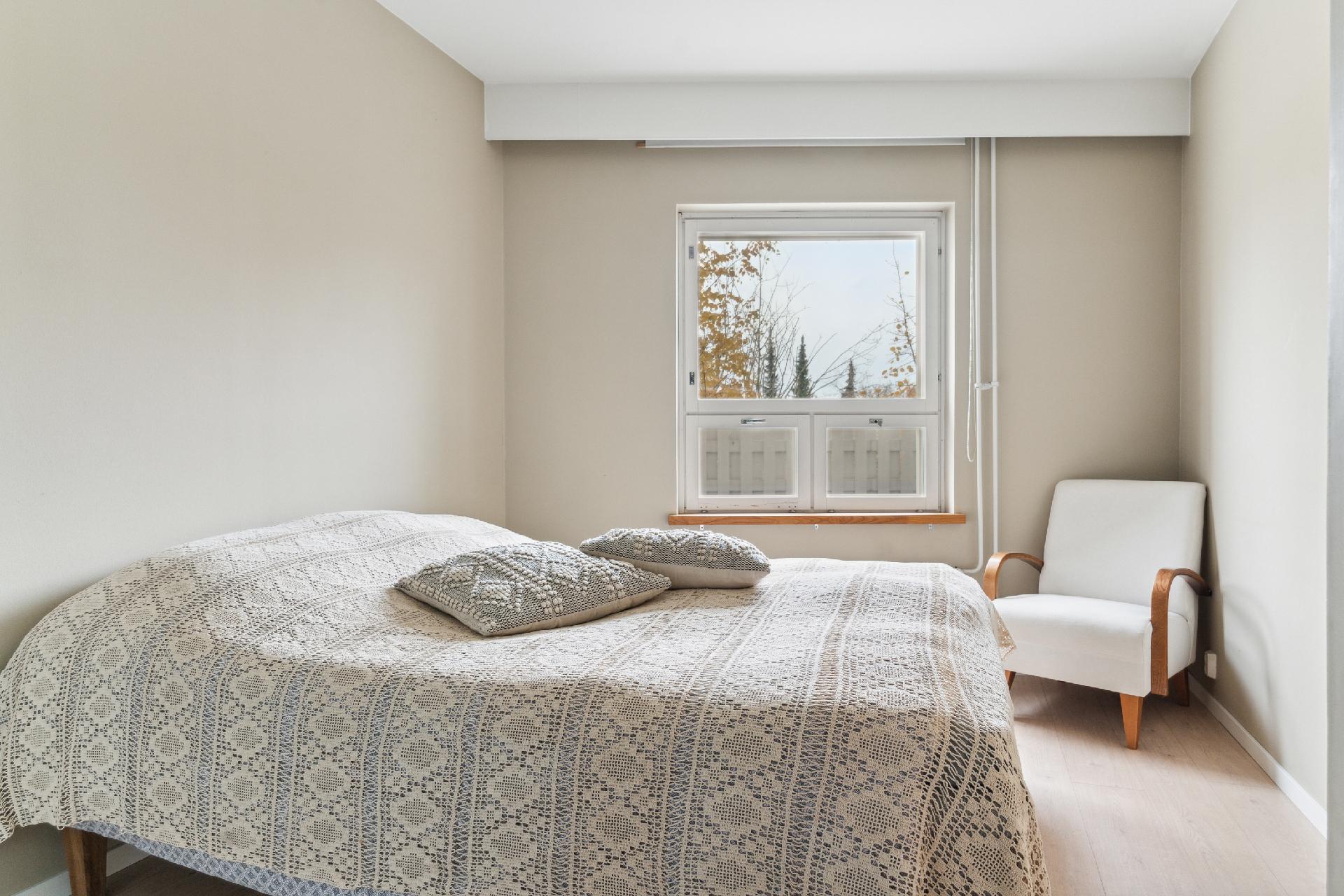 Etuniementie 2, Matinkylä, Espoo