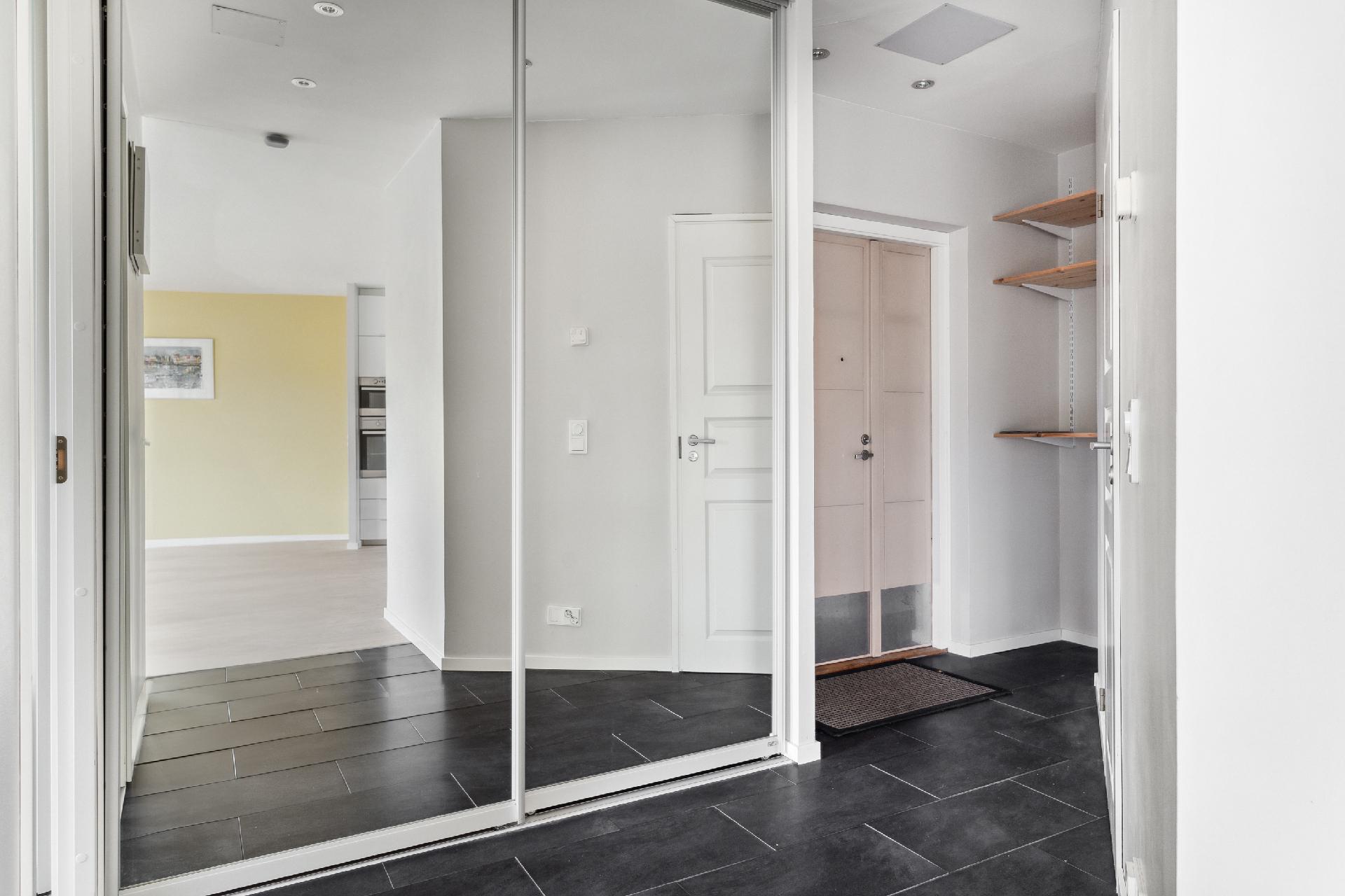 Etuniementie 2, Matinkylä, Espoo