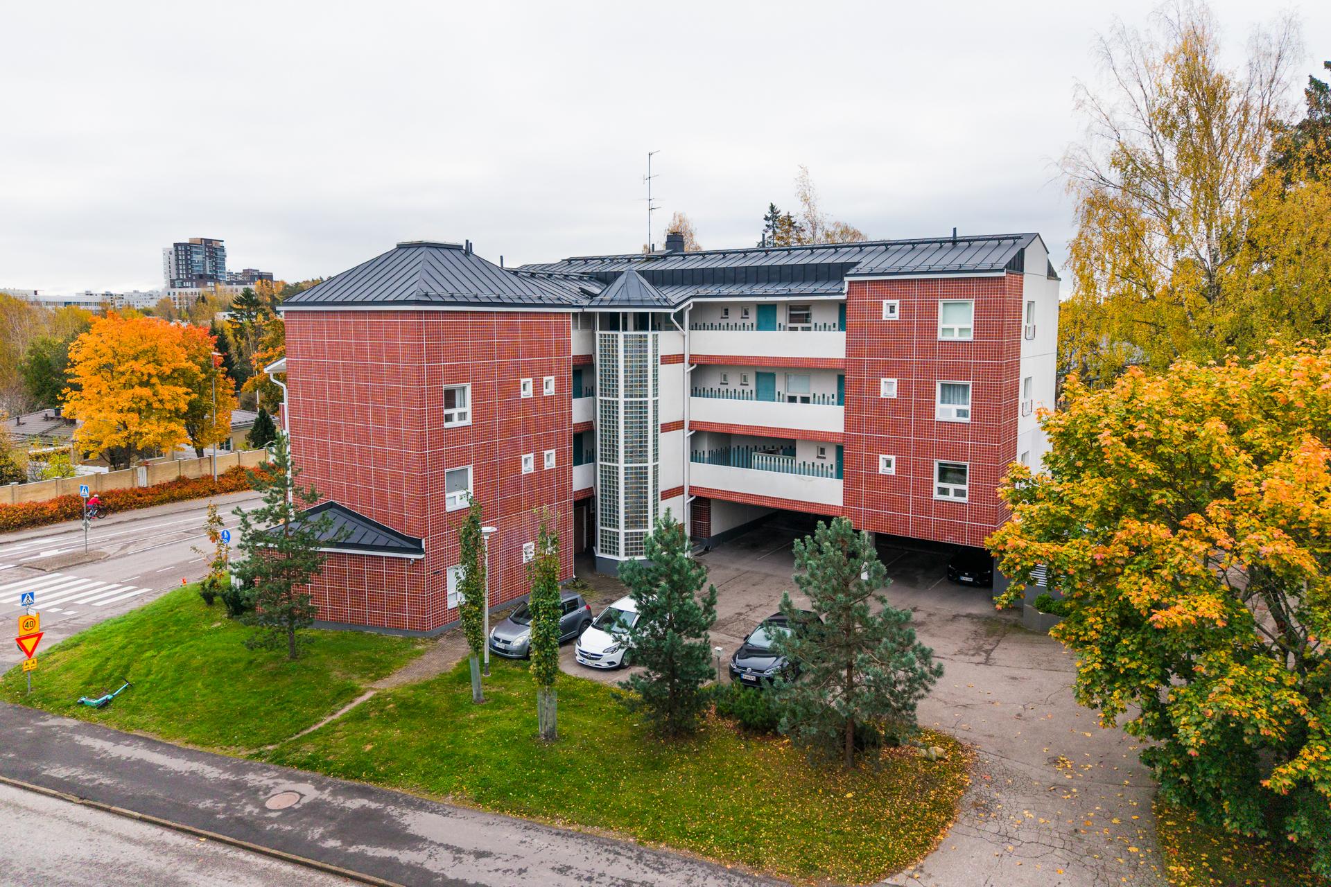 Etuniementie 2, Matinkylä, Espoo