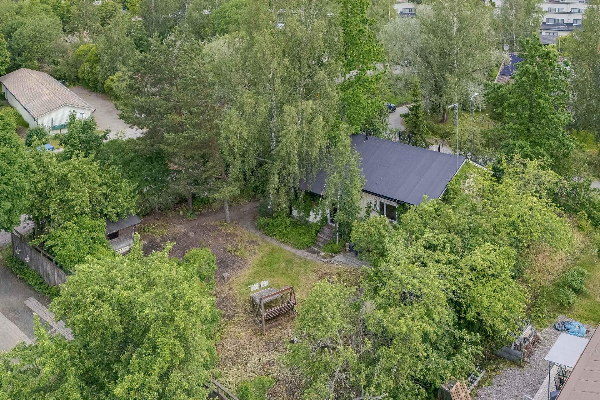 Sihteerintie 16, Torpparinmäki, Helsinki