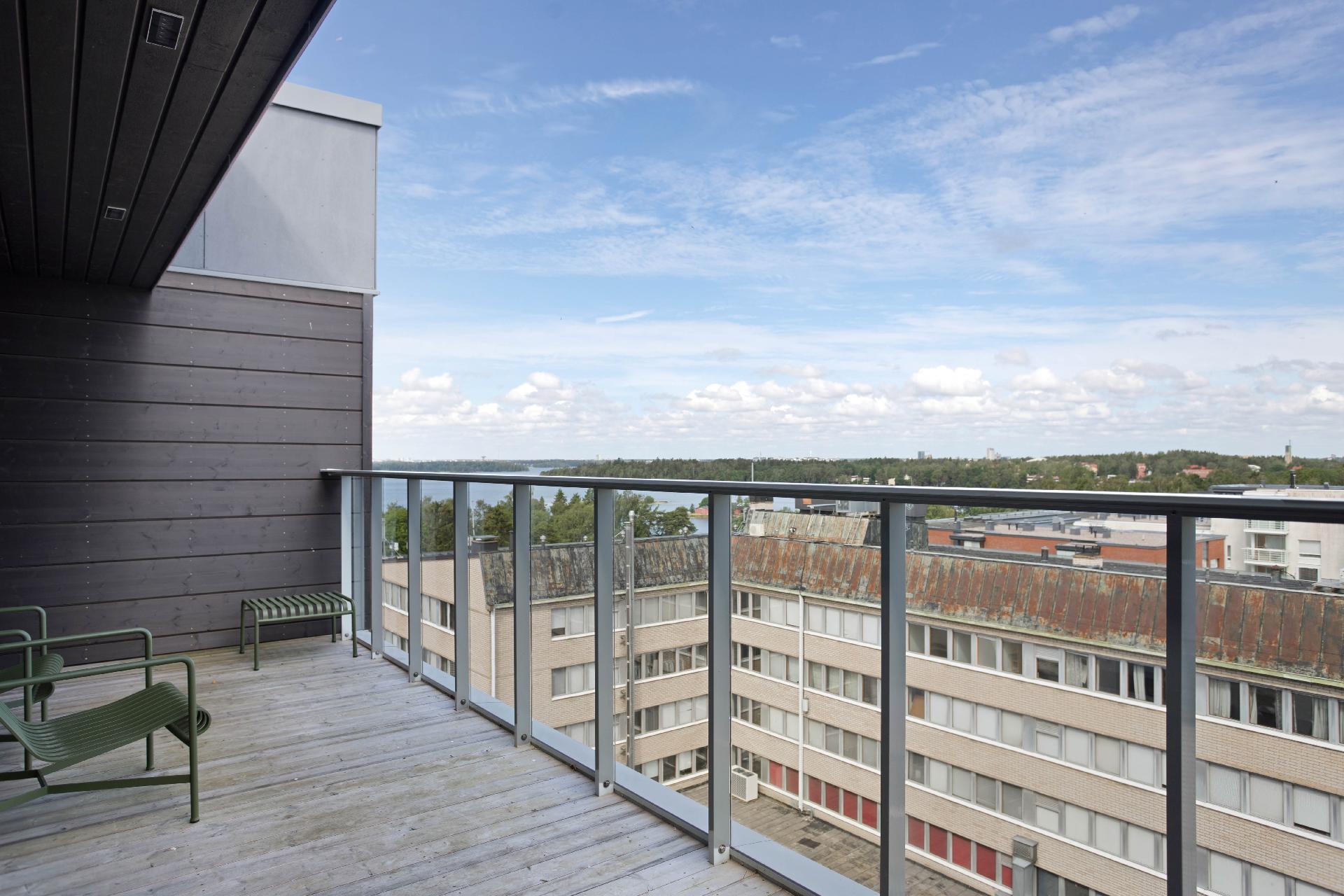 Taloyhtiön saunan terassi