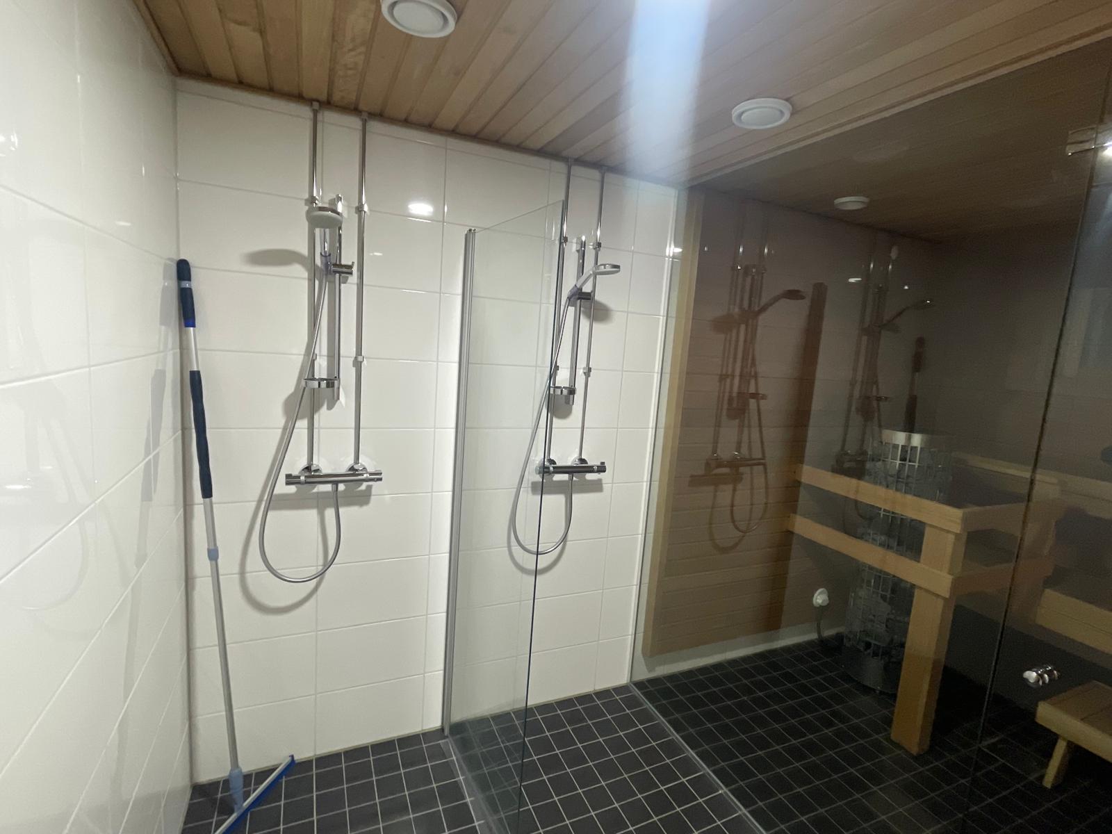 Talosyhtiön sauna ja suihkuhuone 