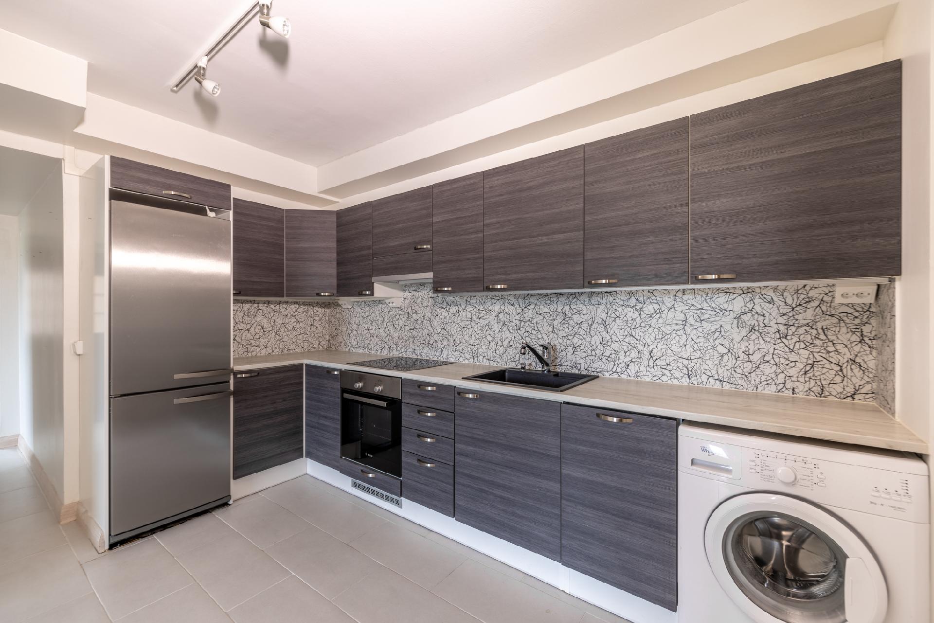 keittiö (remontoitu putkiremontin yhteydessä)