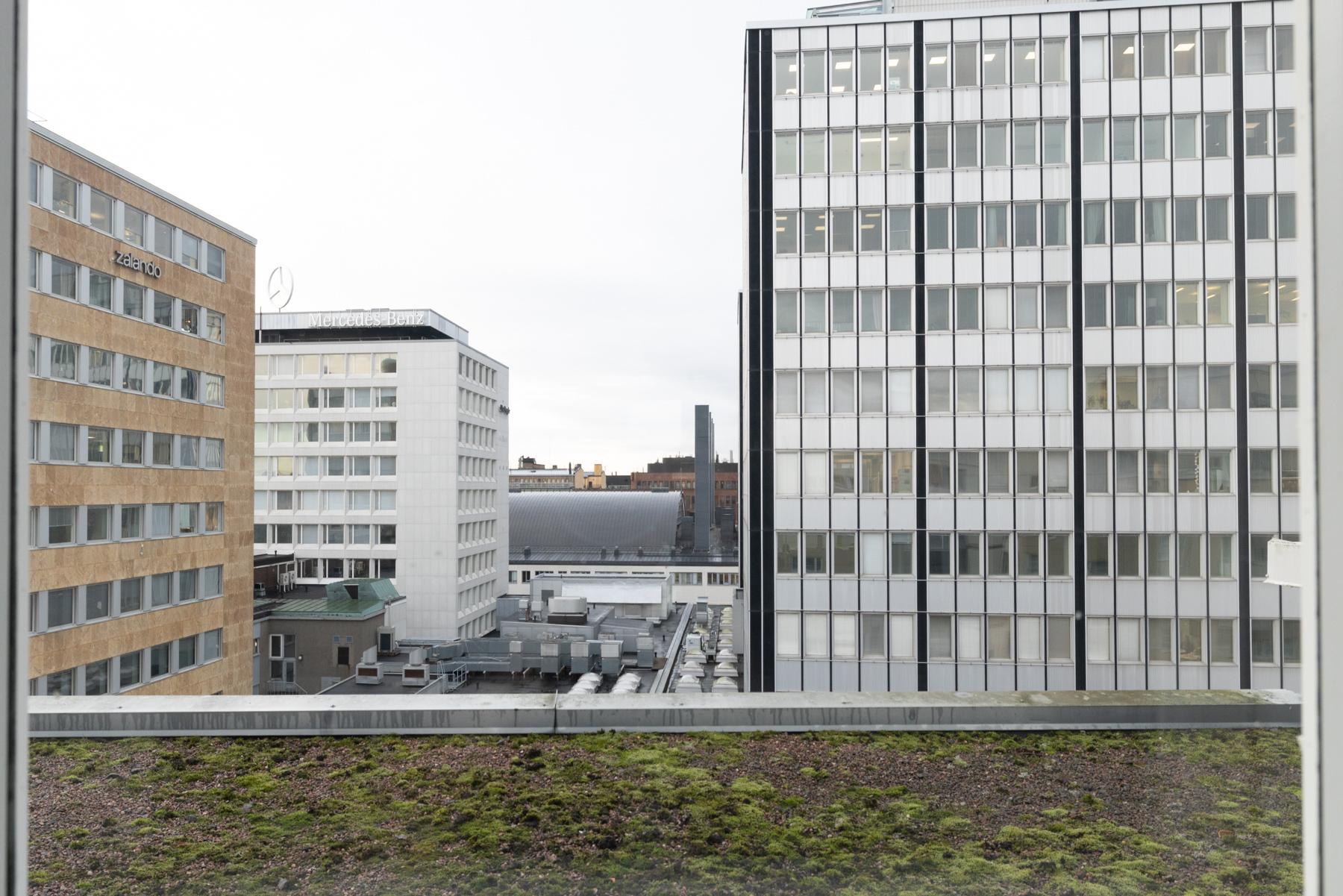 Näkymää yläkerran parvekkeelta