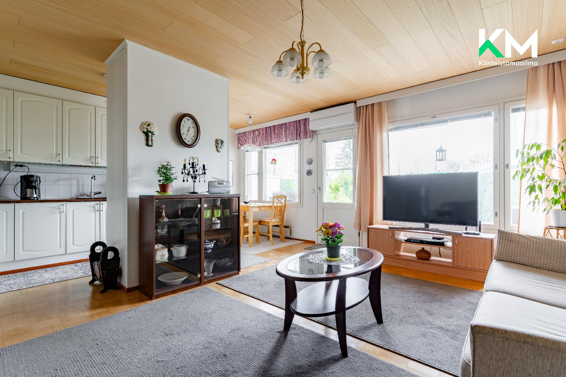 Osuuskunnantie 37, Länsi-Pakila, Helsinki