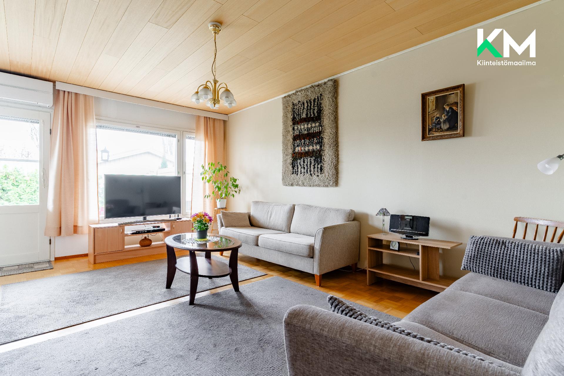 Osuuskunnantie 37, Länsi-Pakila, Helsinki