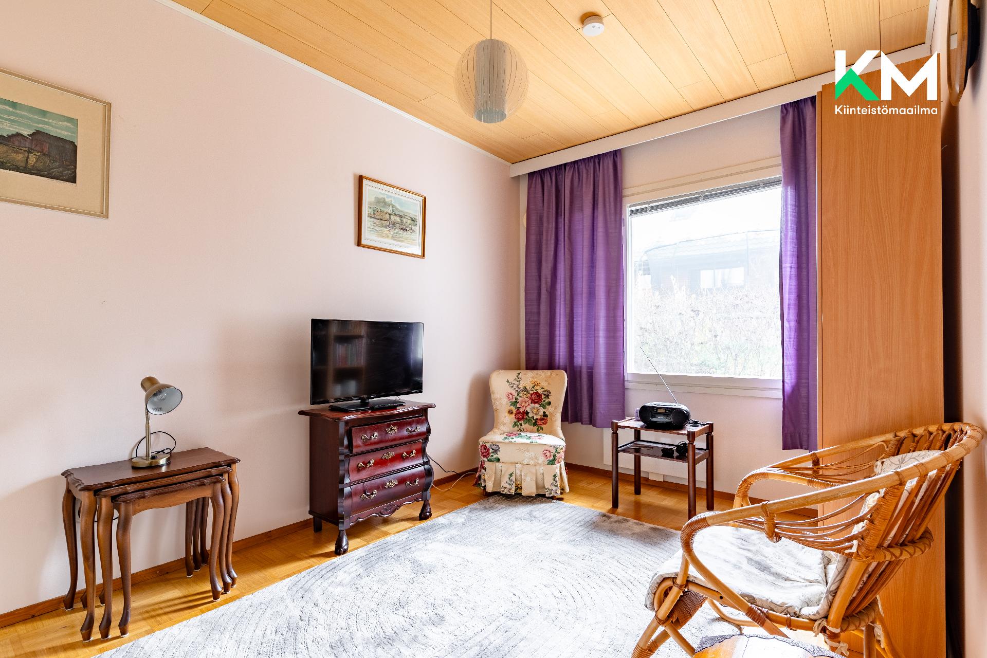 Osuuskunnantie 37, Länsi-Pakila, Helsinki