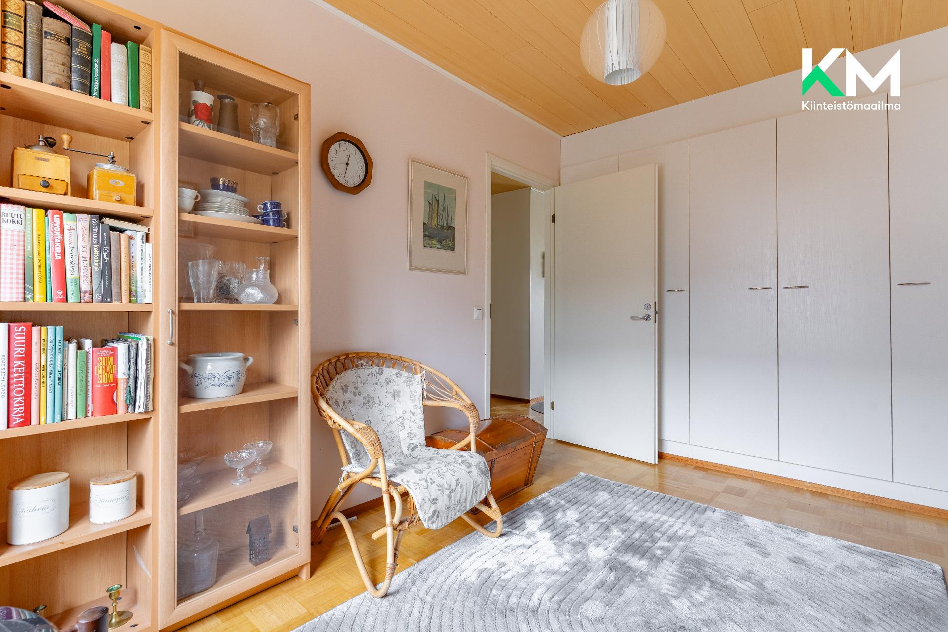 Osuuskunnantie 37, Länsi-Pakila, Helsinki