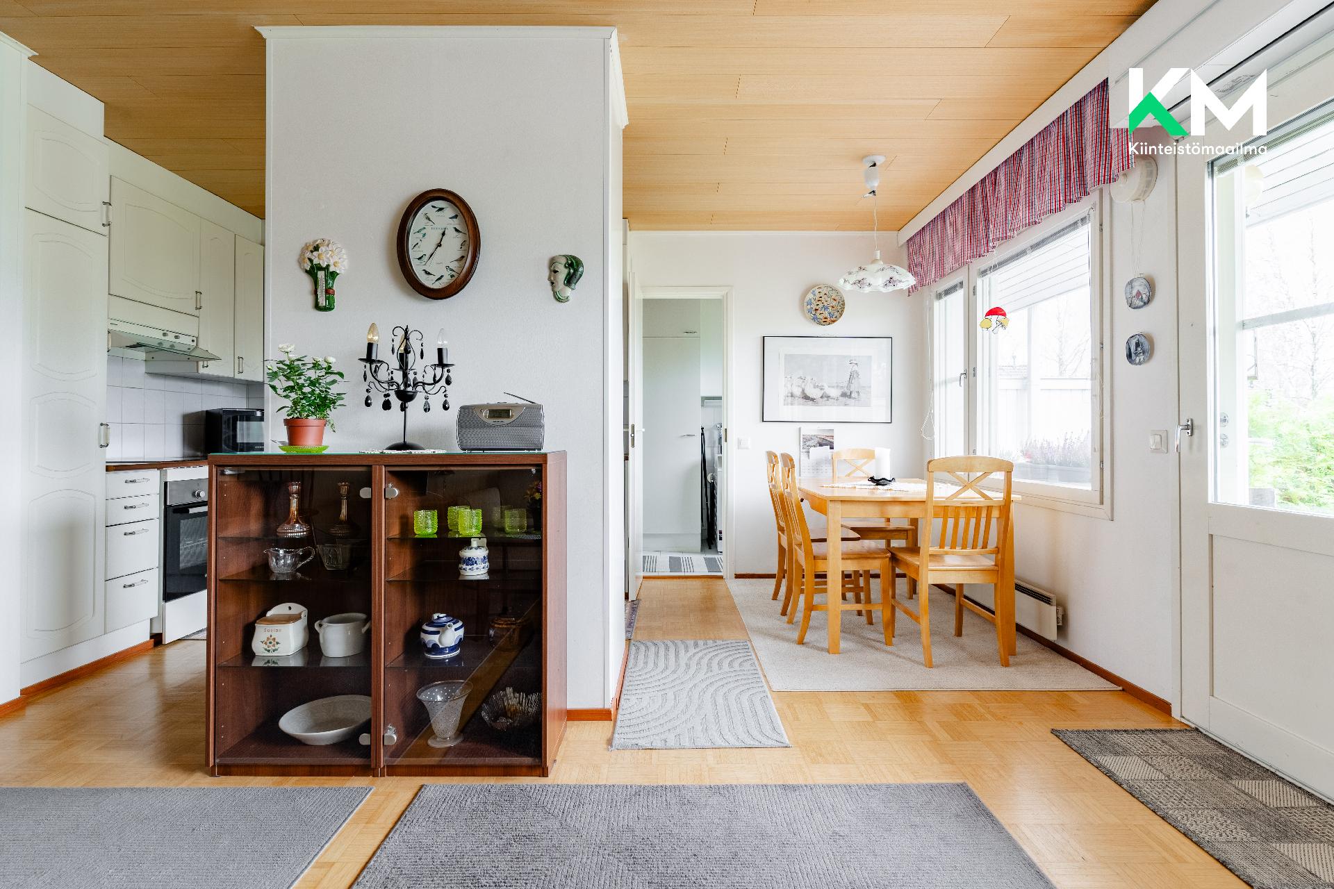 Osuuskunnantie 37, Länsi-Pakila, Helsinki