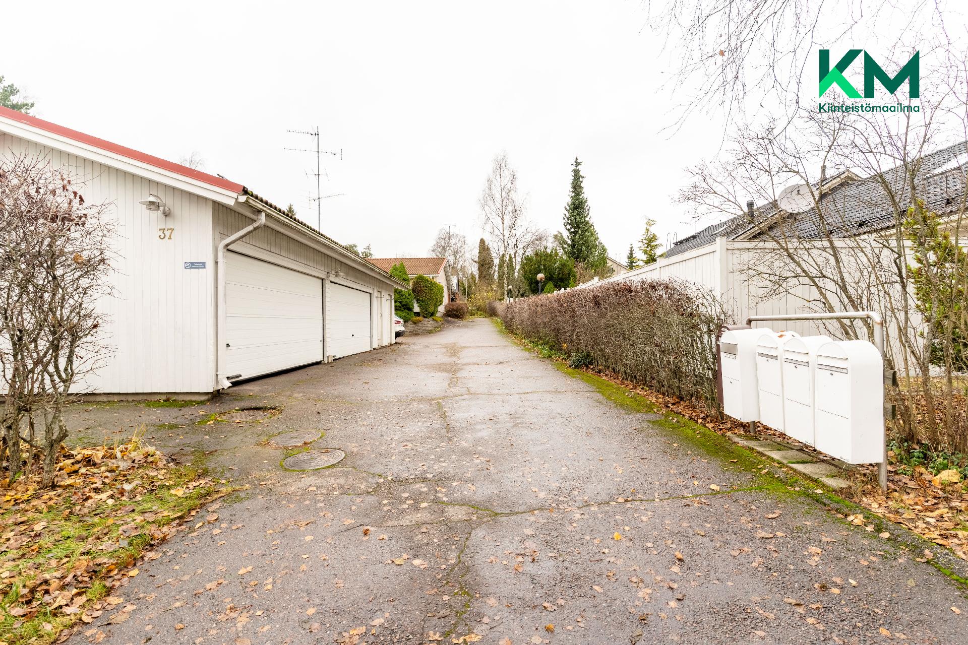 Osuuskunnantie 37, Länsi-Pakila, Helsinki