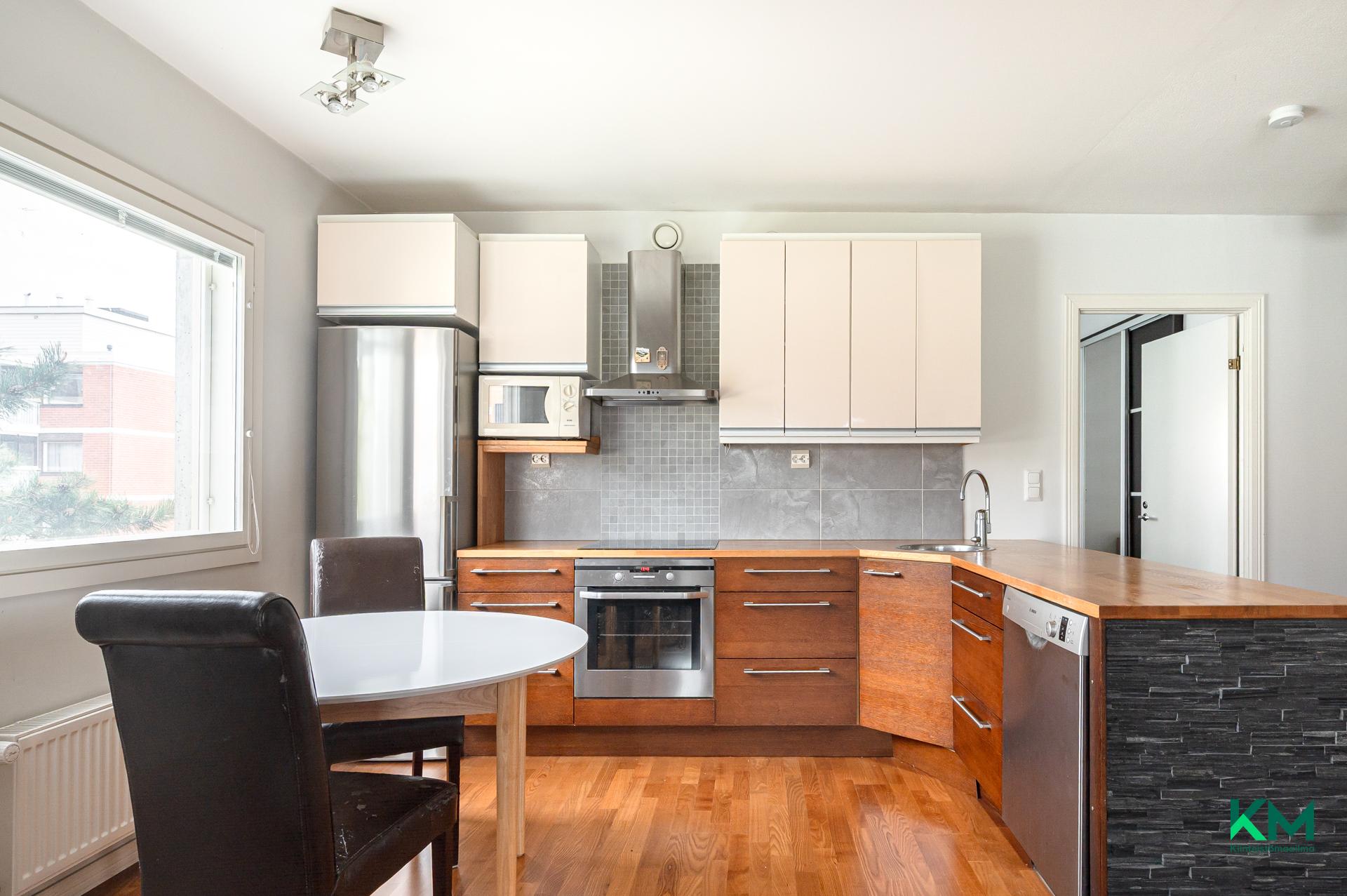 Armas Launiksen katu 8, Leppävaara, Espoo