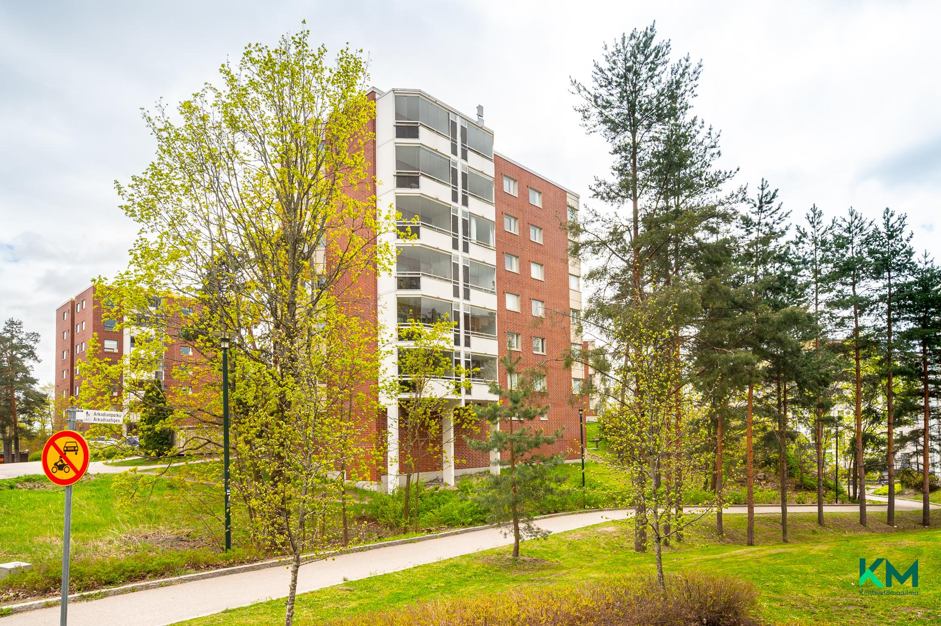 Armas Launiksen katu 8, Leppävaara, Espoo