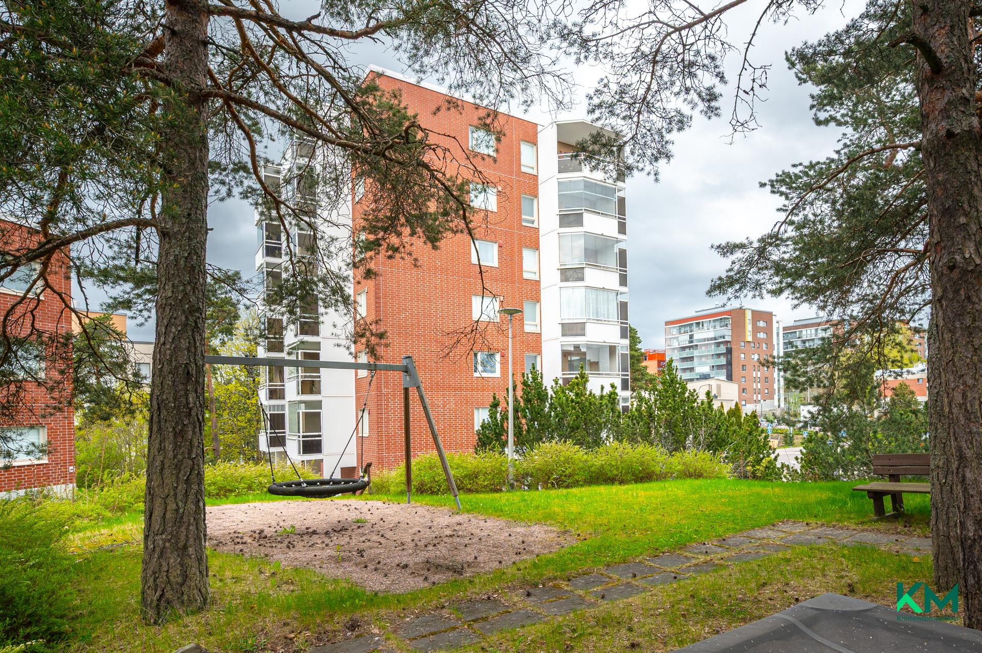 Armas Launiksen katu 8, Leppävaara, Espoo