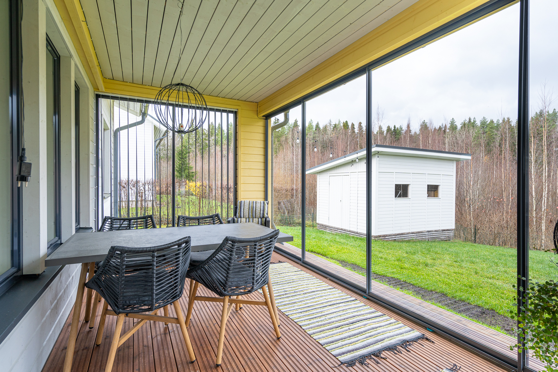 Lasitettu terassi