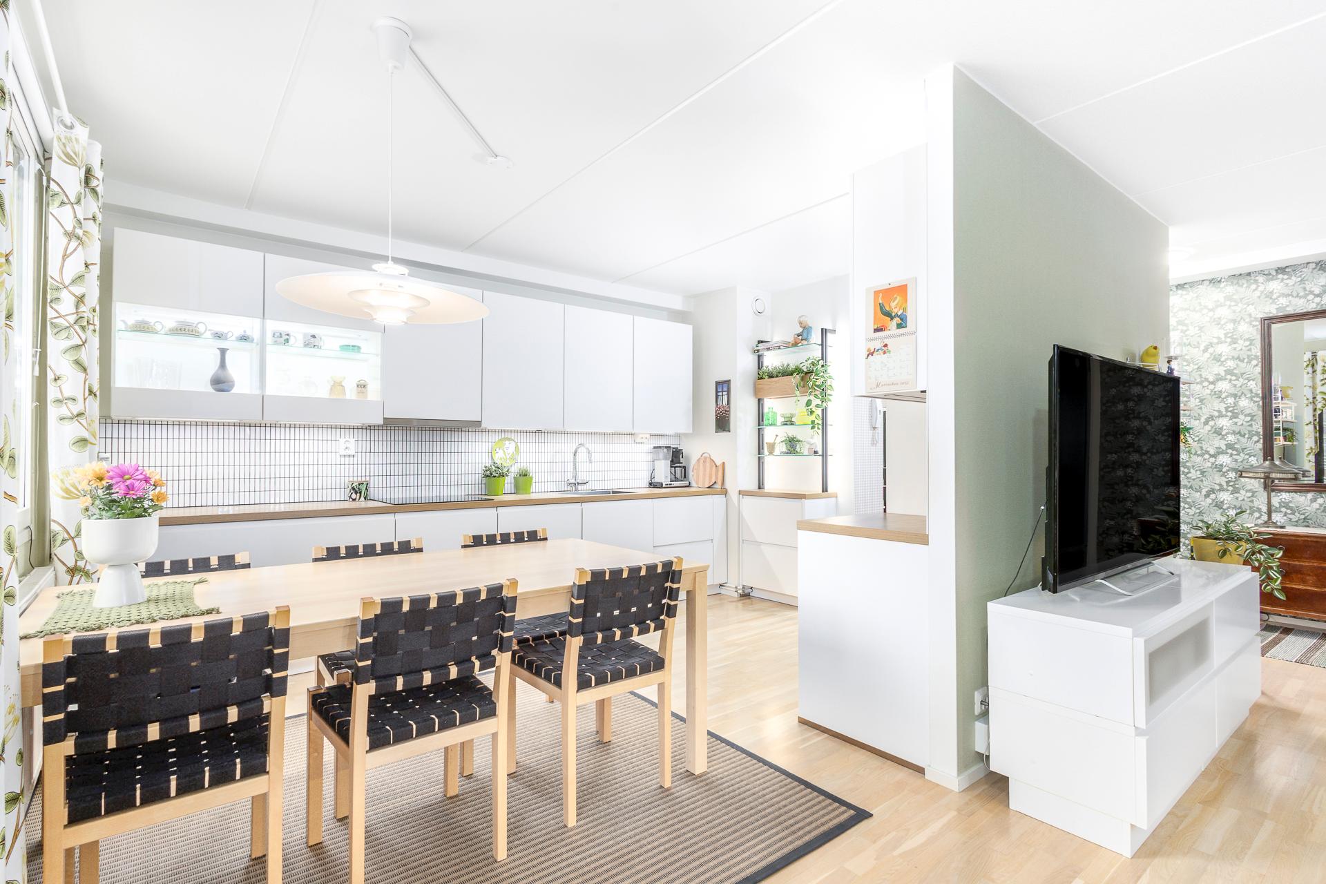 osittainen avokeittiö