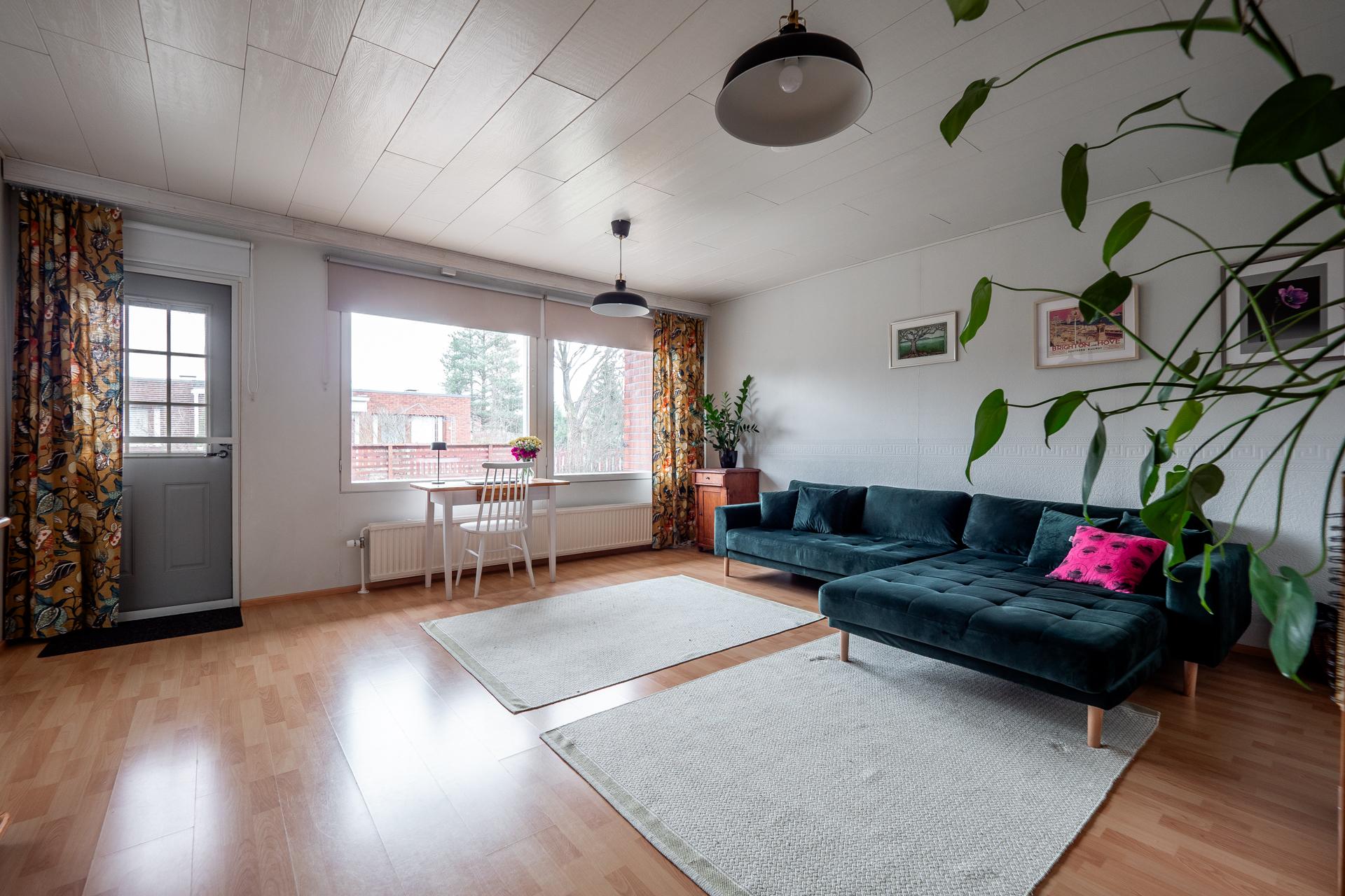 Raparperikuja 6, Oulunsalo, Oulu