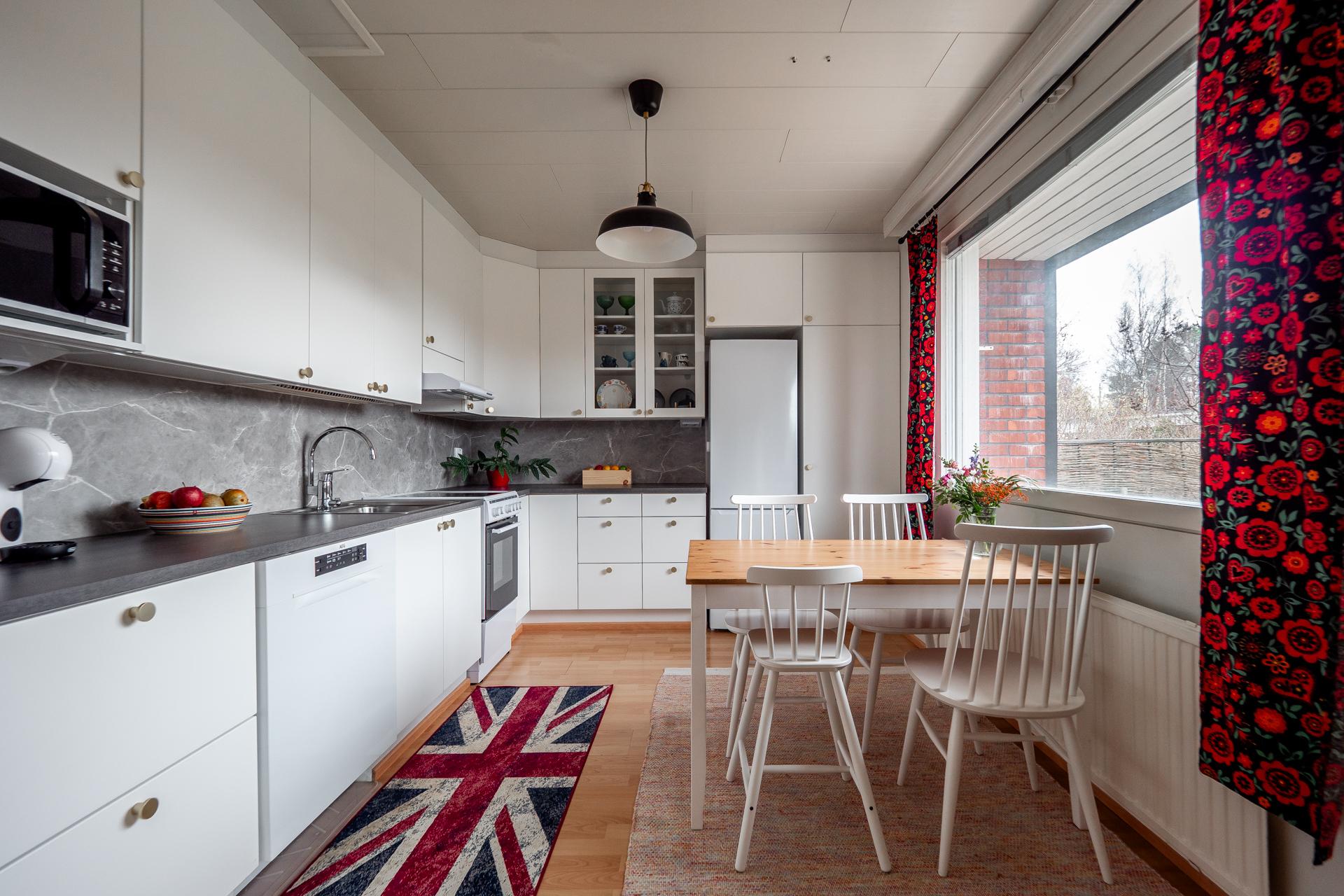 Raparperikuja 6, Oulunsalo, Oulu