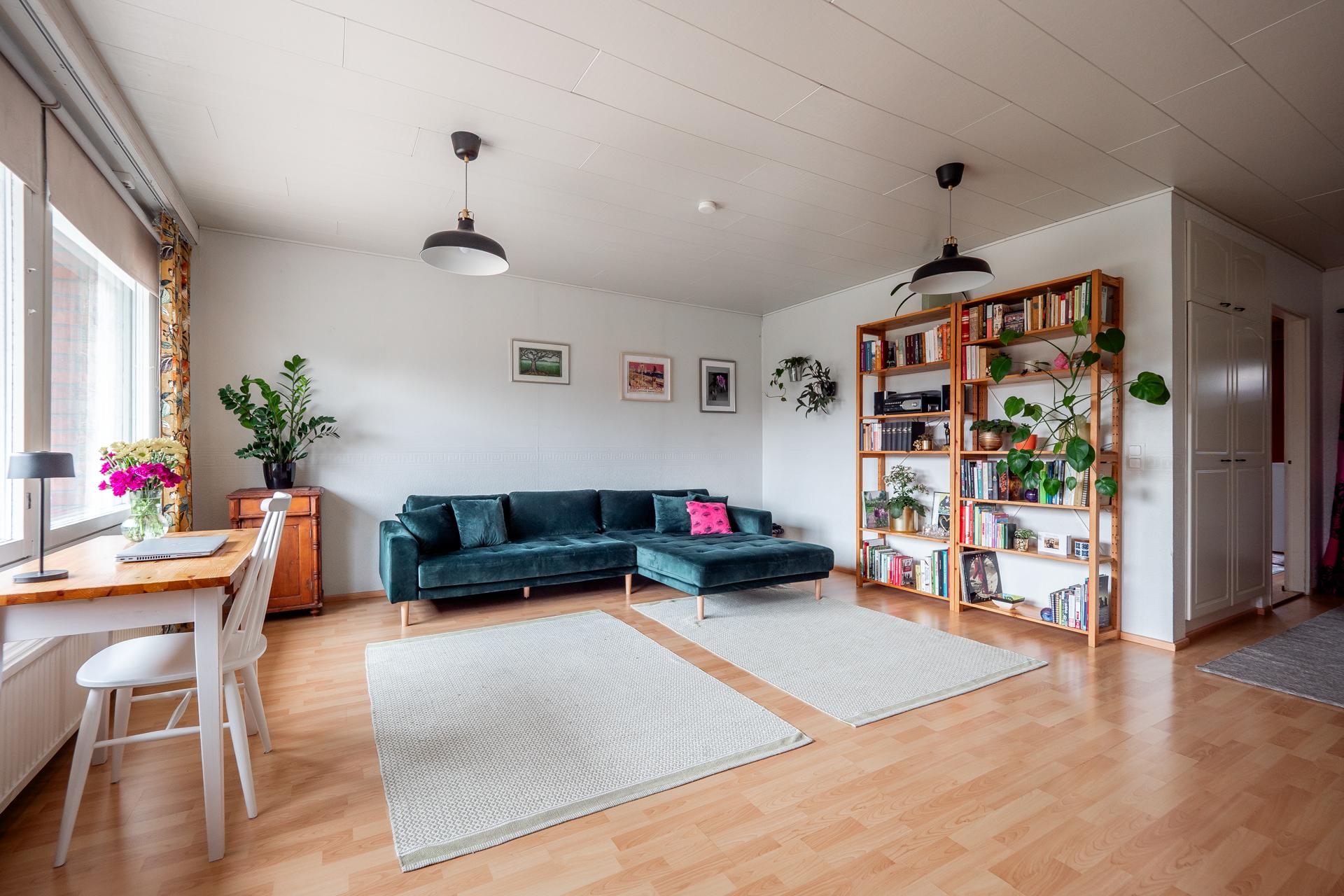 Raparperikuja 6, Oulunsalo, Oulu