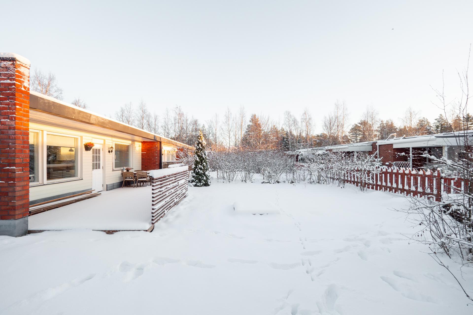 Raparperikuja 6, Oulunsalo, Oulu