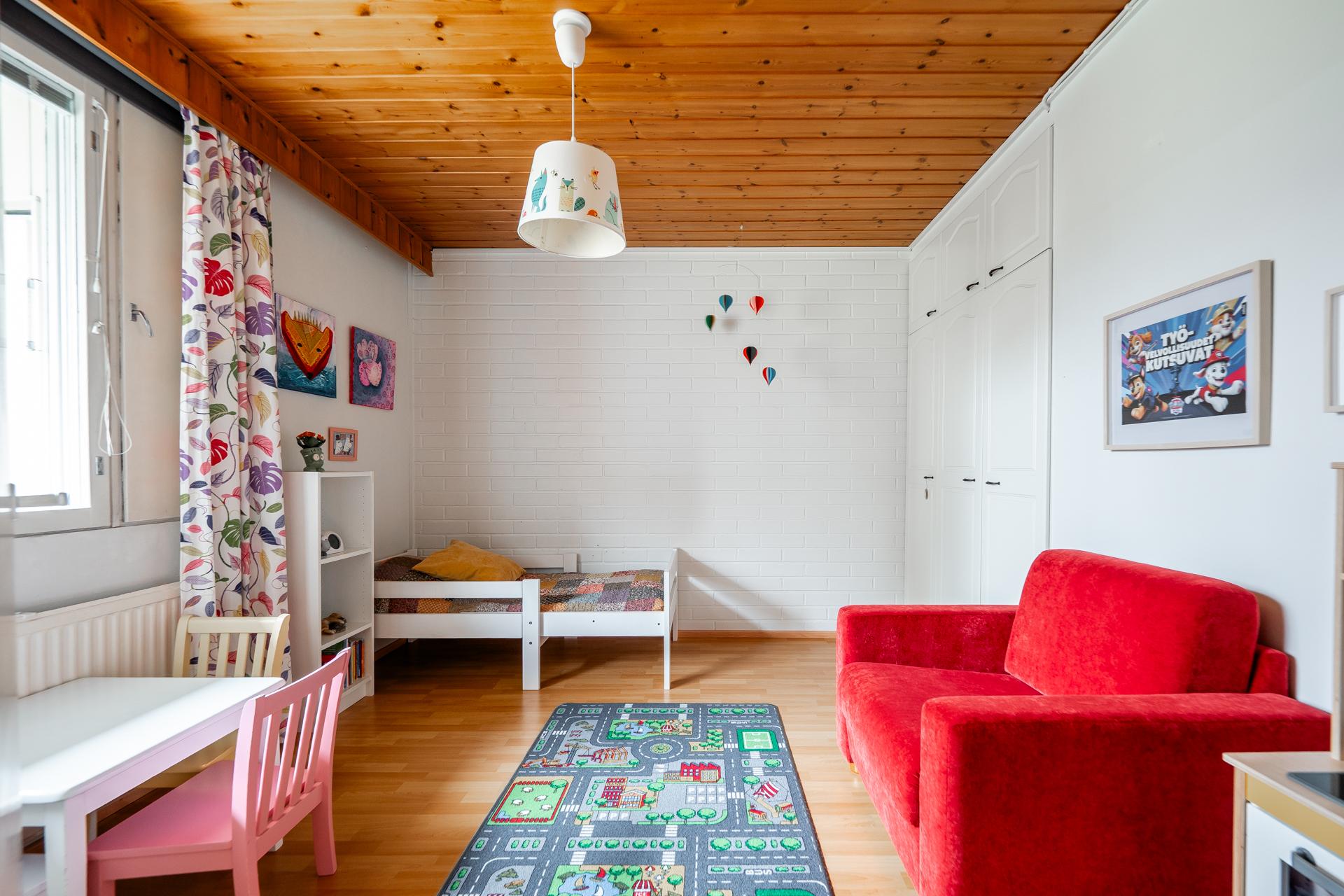 Raparperikuja 6, Oulunsalo, Oulu