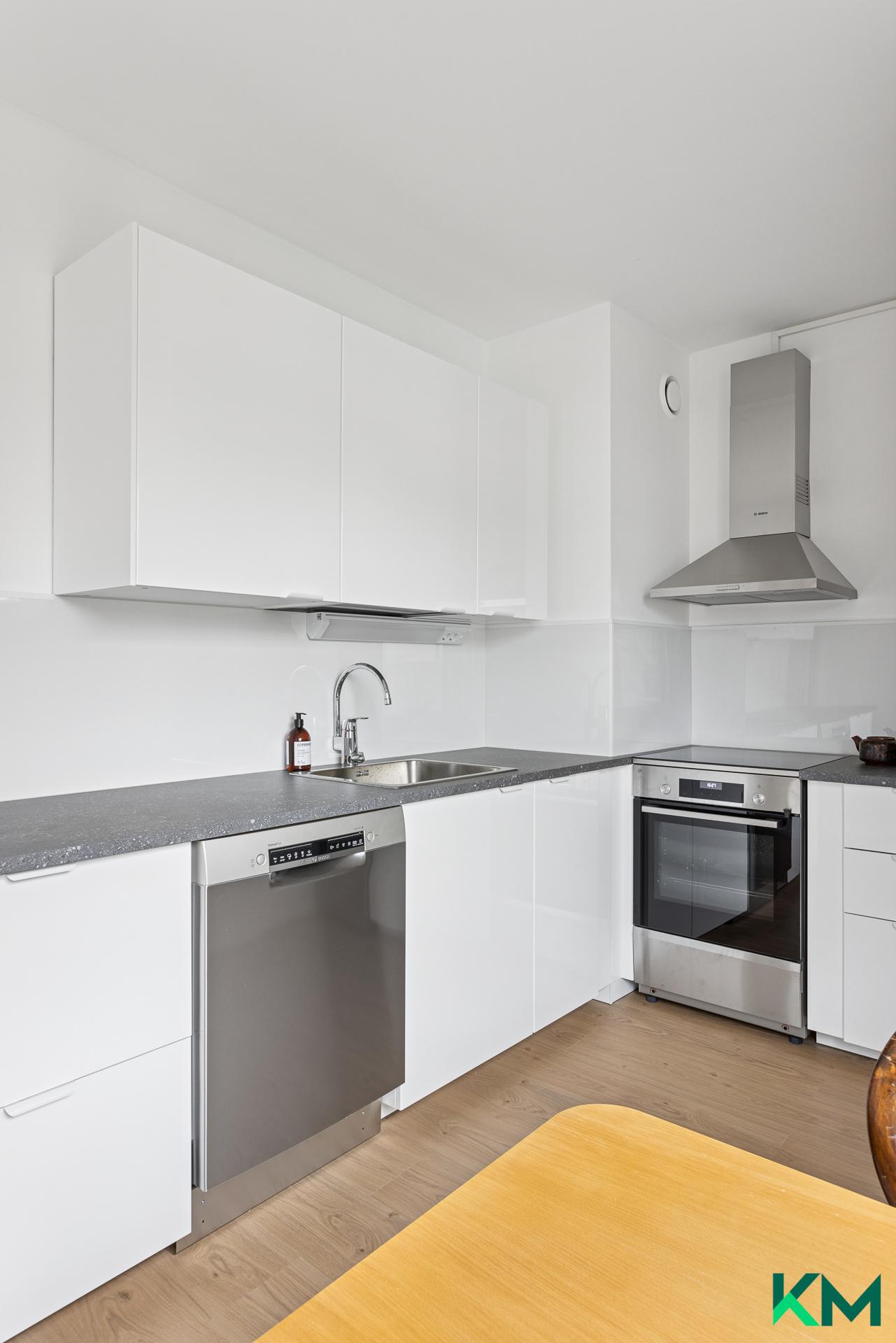 Uudessa keittiössä on