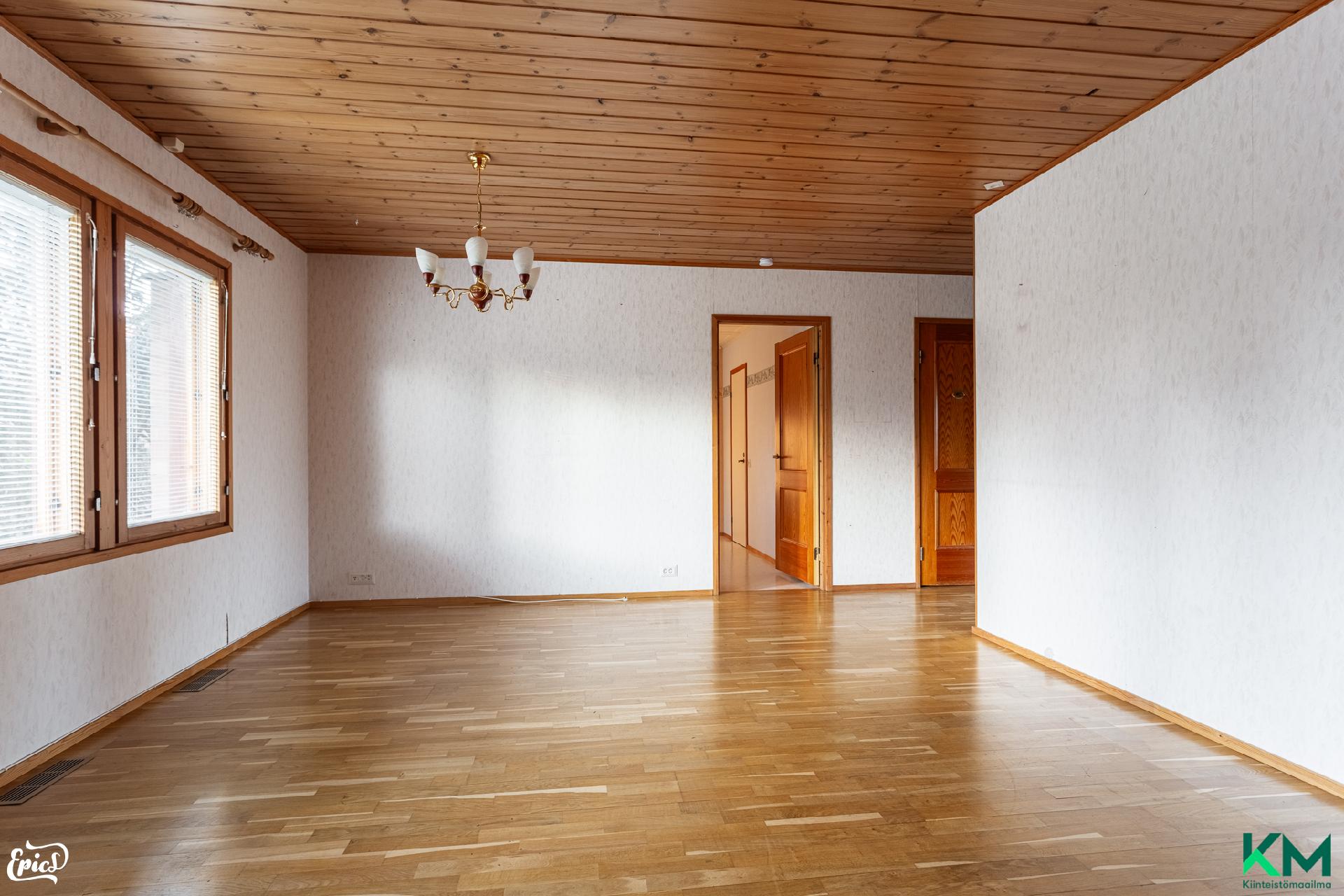 Lisää kuvia sisältä