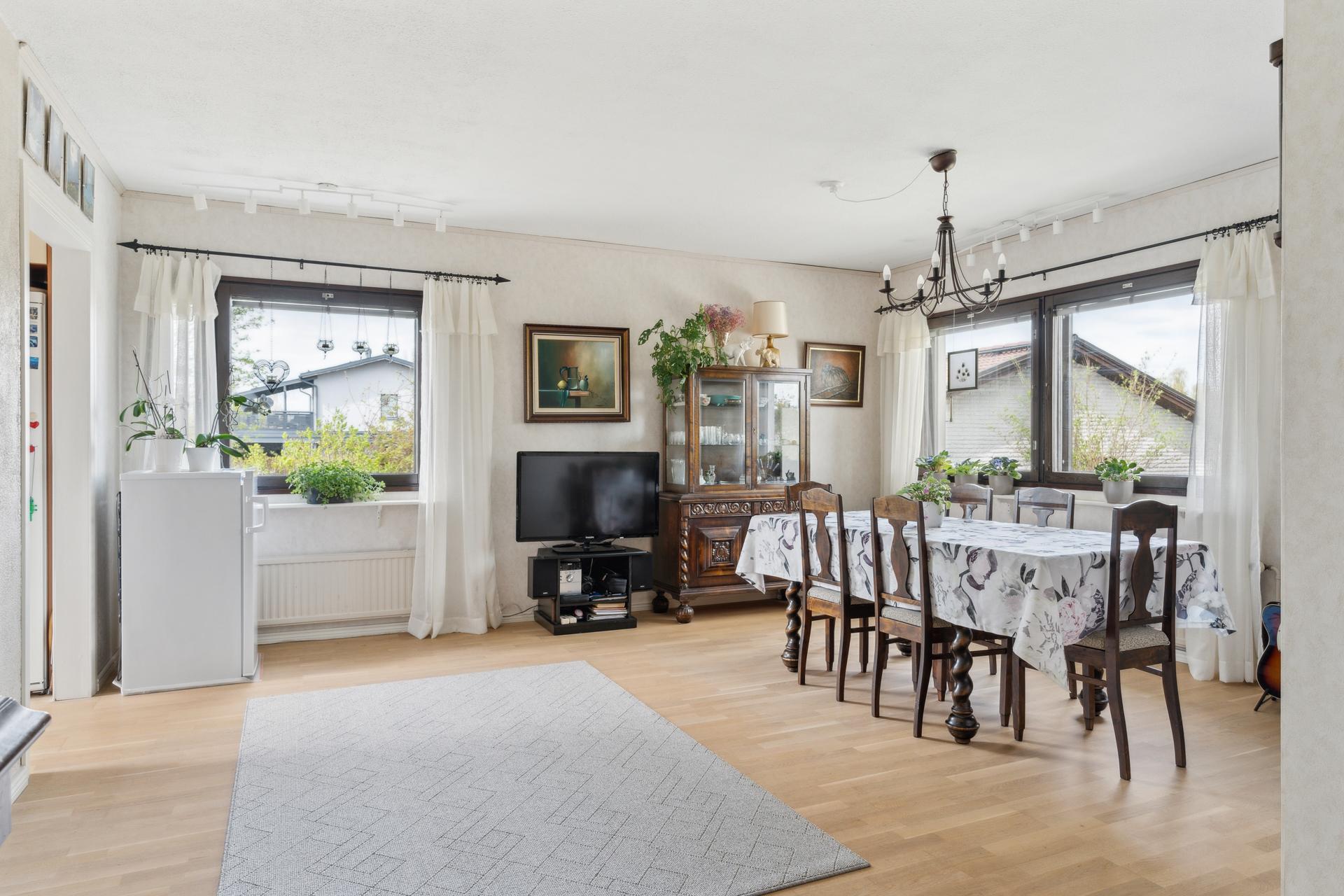 Sateenkaarentie 10, Suutarila, Helsinki