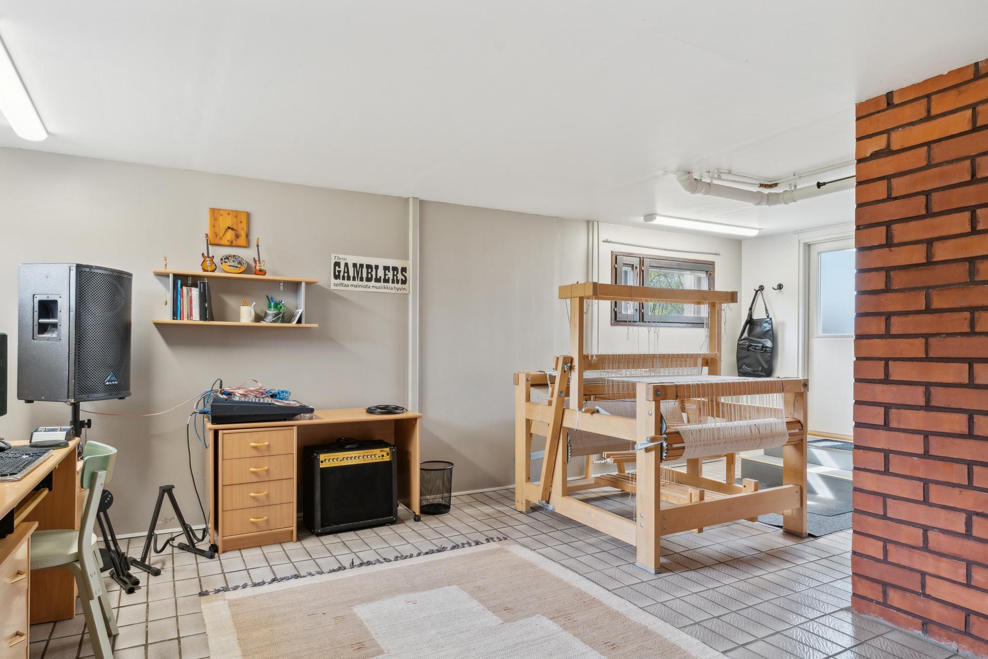 Sateenkaarentie 10, Suutarila, Helsinki