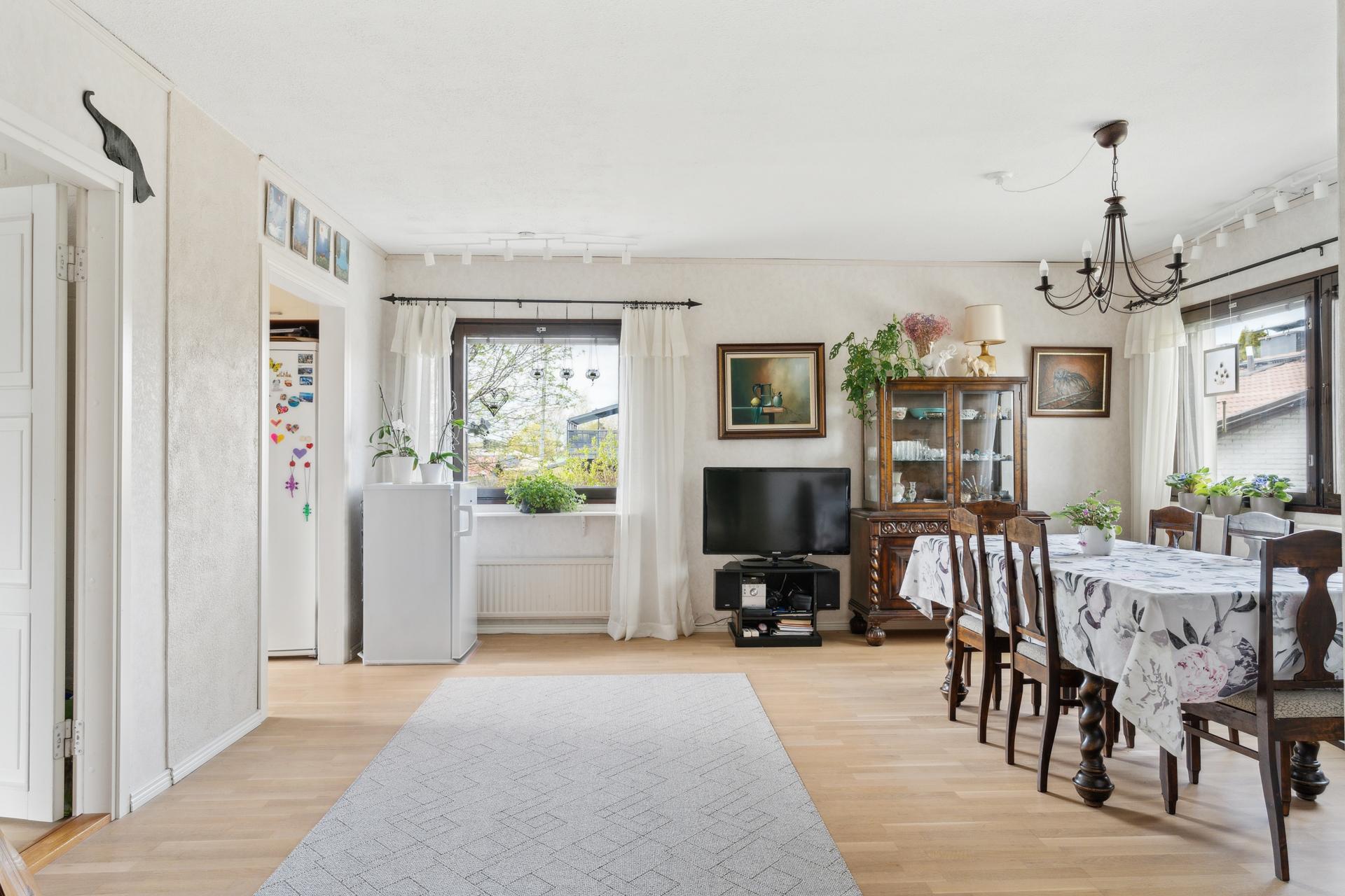 Sateenkaarentie 10, Suutarila, Helsinki