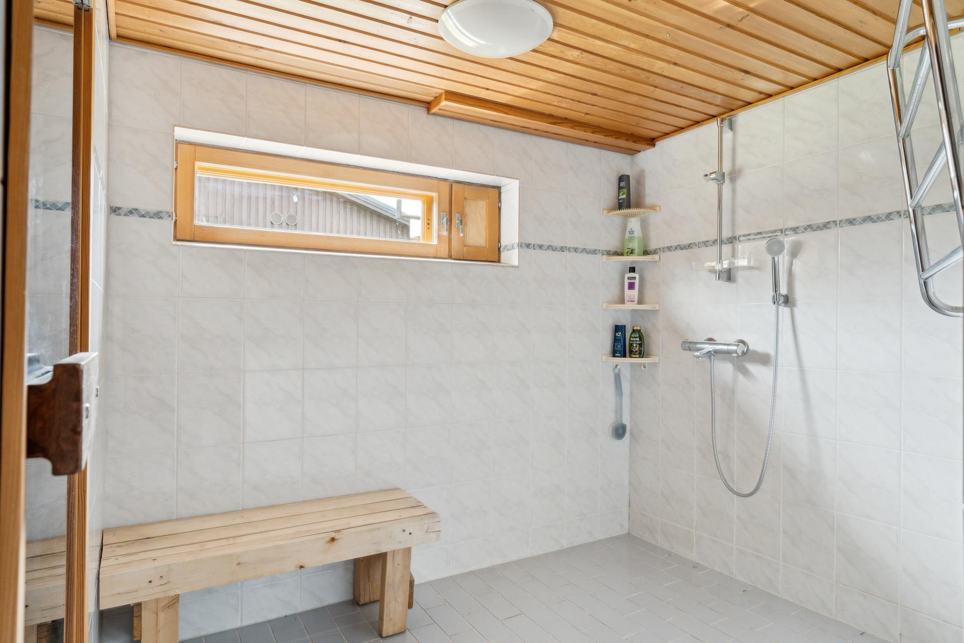 Sateenkaarentie 10, Suutarila, Helsinki