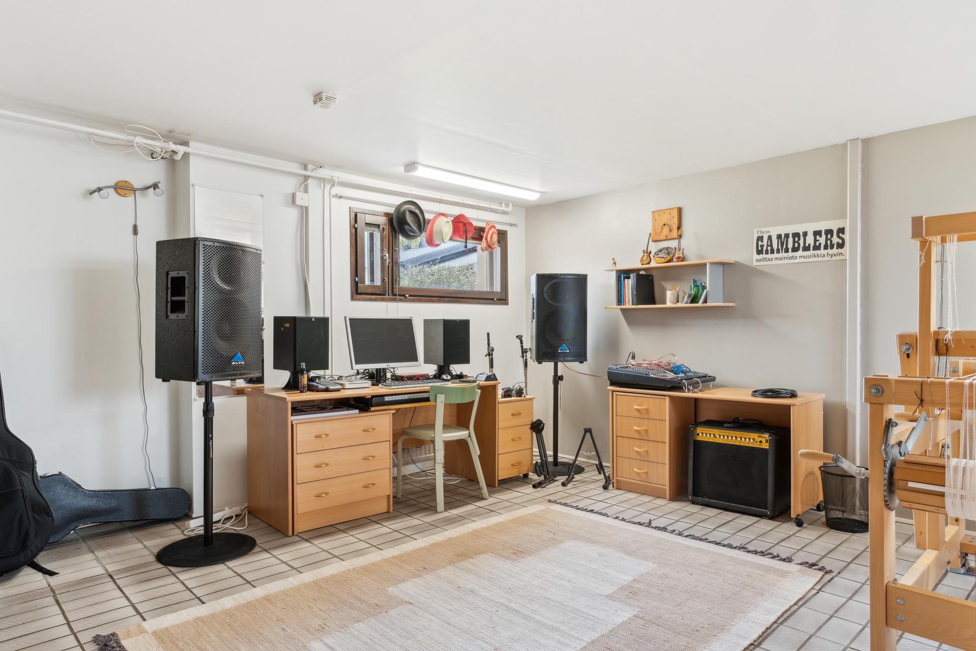 Sateenkaarentie 10, Suutarila, Helsinki