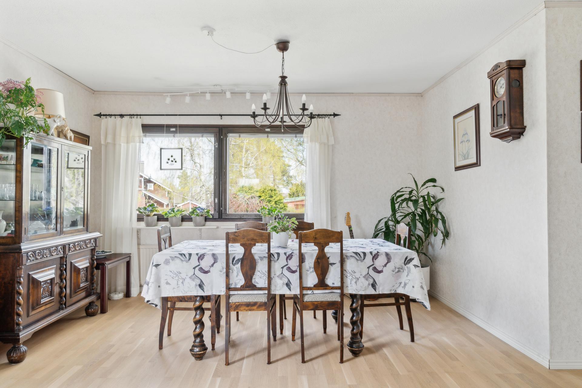 Sateenkaarentie 10, Suutarila, Helsinki