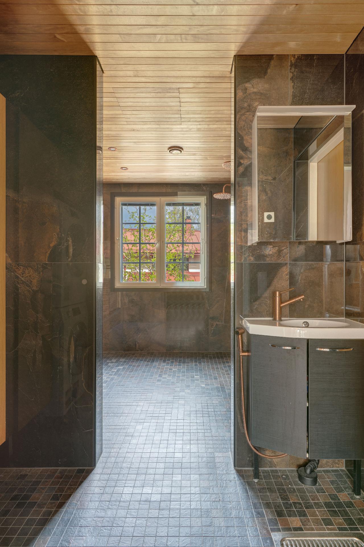 Jokiniementie 18, Veräjämäki, Helsinki