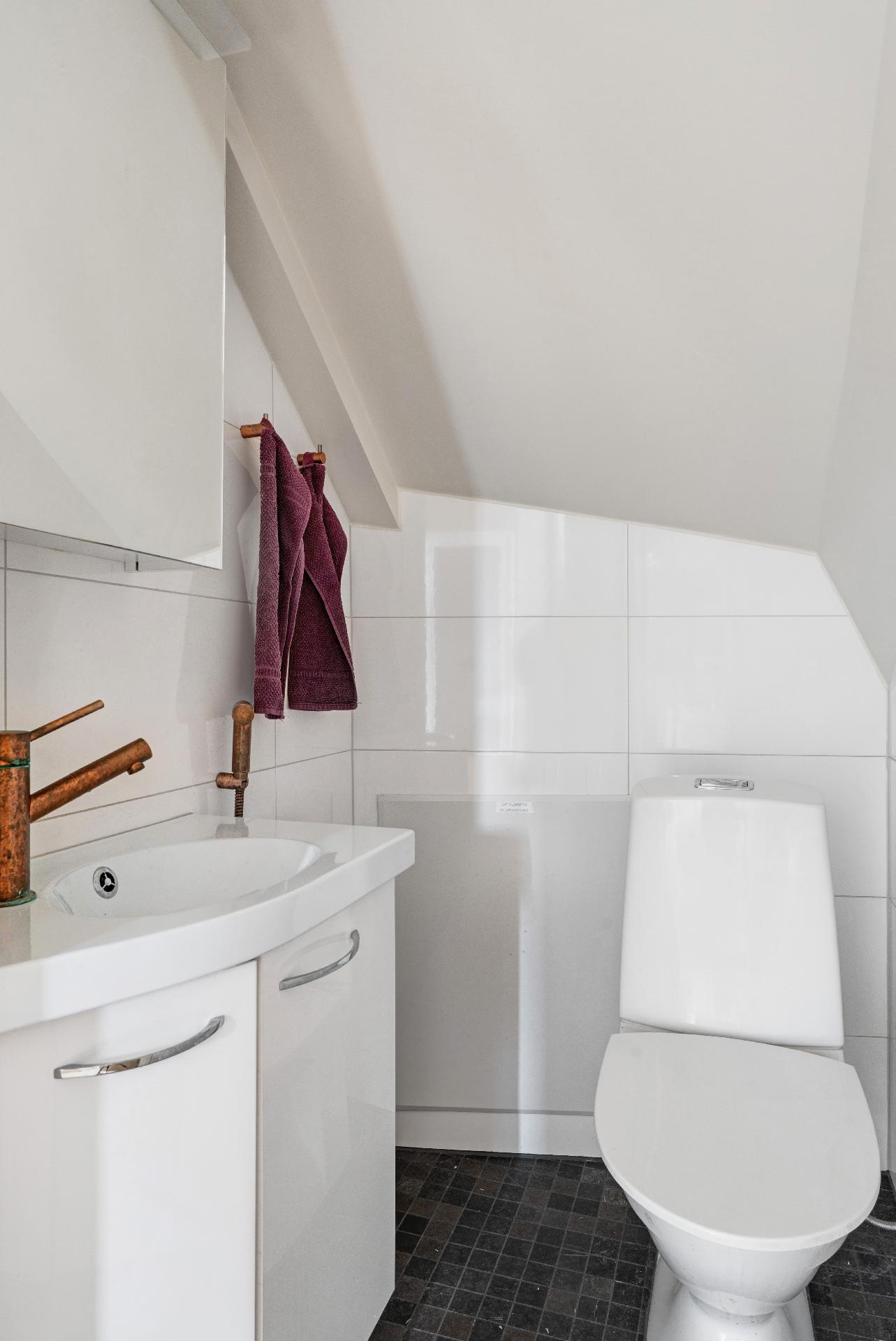 Jokiniementie 18, Veräjämäki, Helsinki