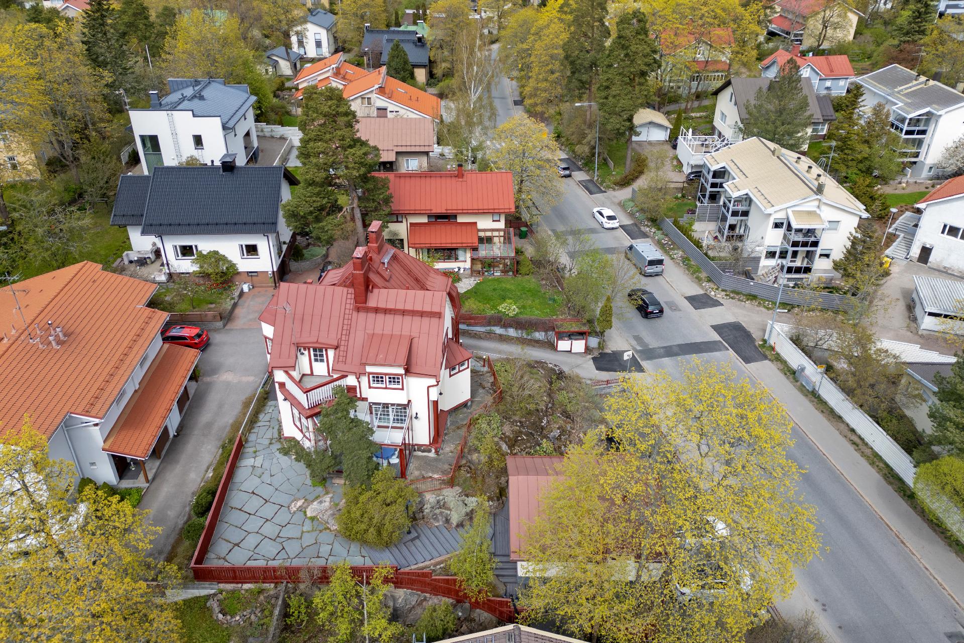 Jokiniementie 18, Veräjämäki, Helsinki