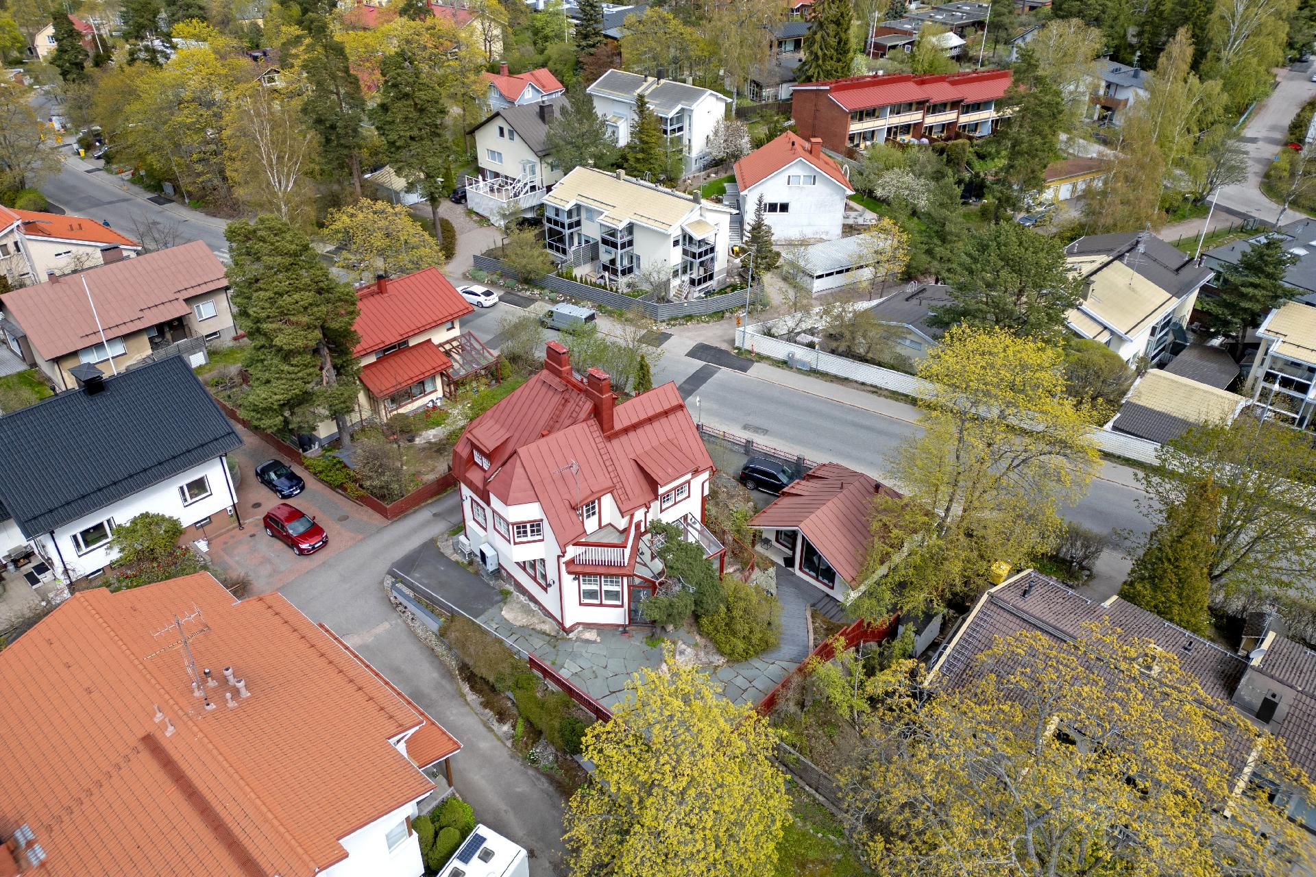 Jokiniementie 18, Veräjämäki, Helsinki