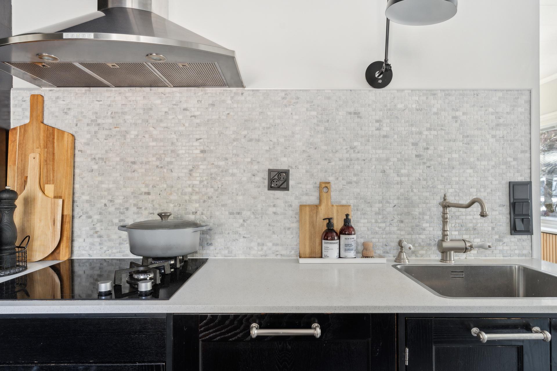 Keittiöstä löytyy myös kaasuliesi