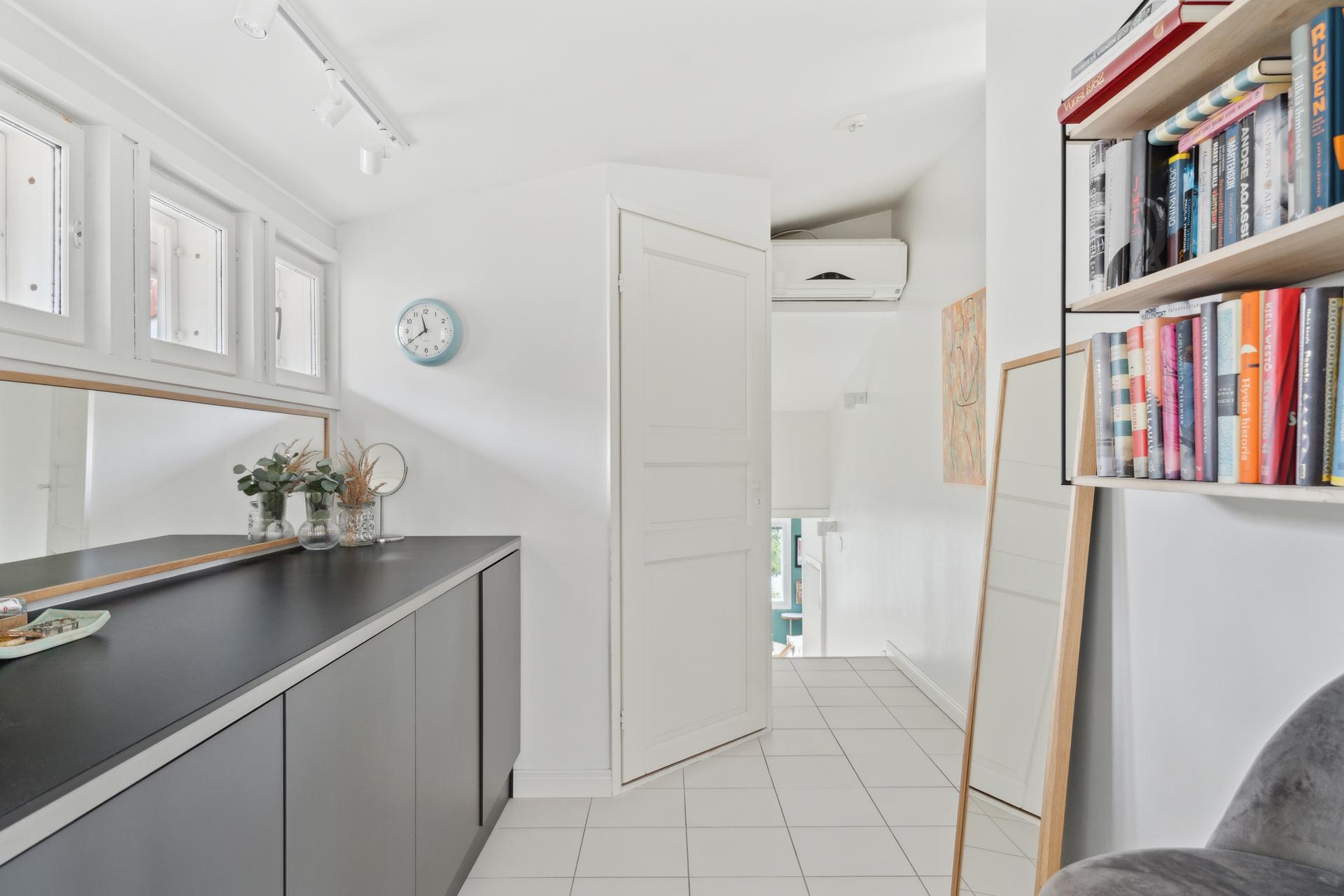 Jondalintie 6, Kauniainen, Kauniainen