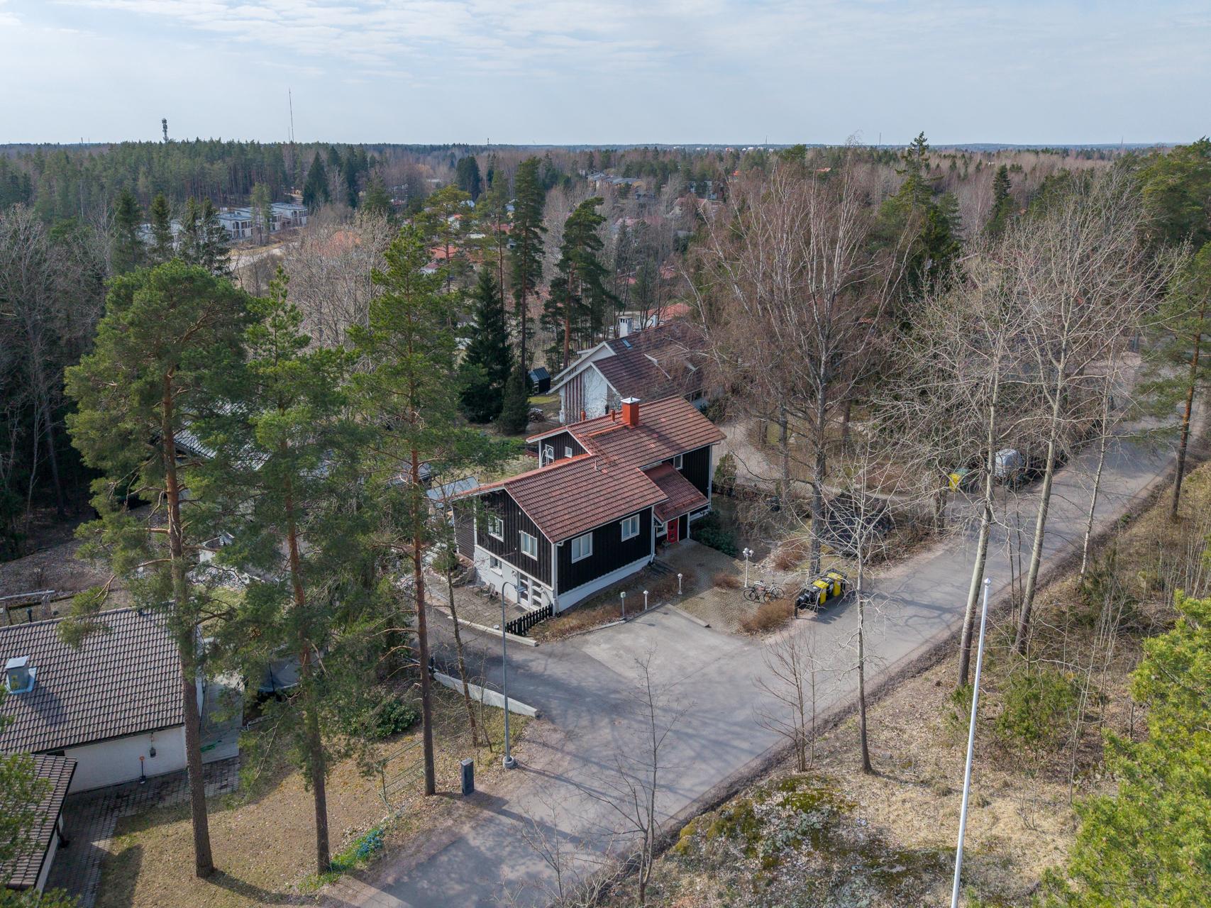 Jondalintie 6, Kauniainen, Kauniainen