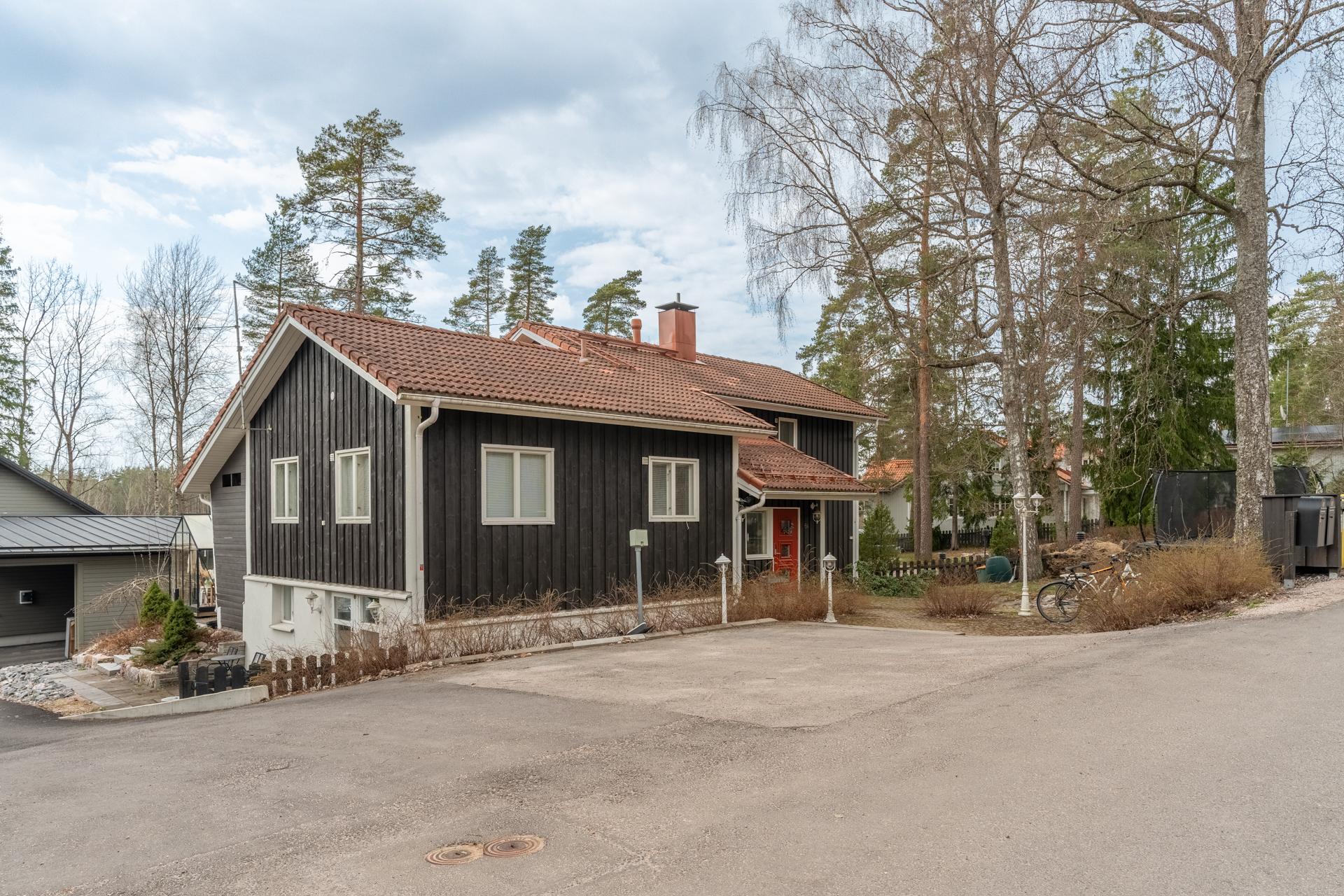 Jondalintie 6, Kauniainen, Kauniainen
